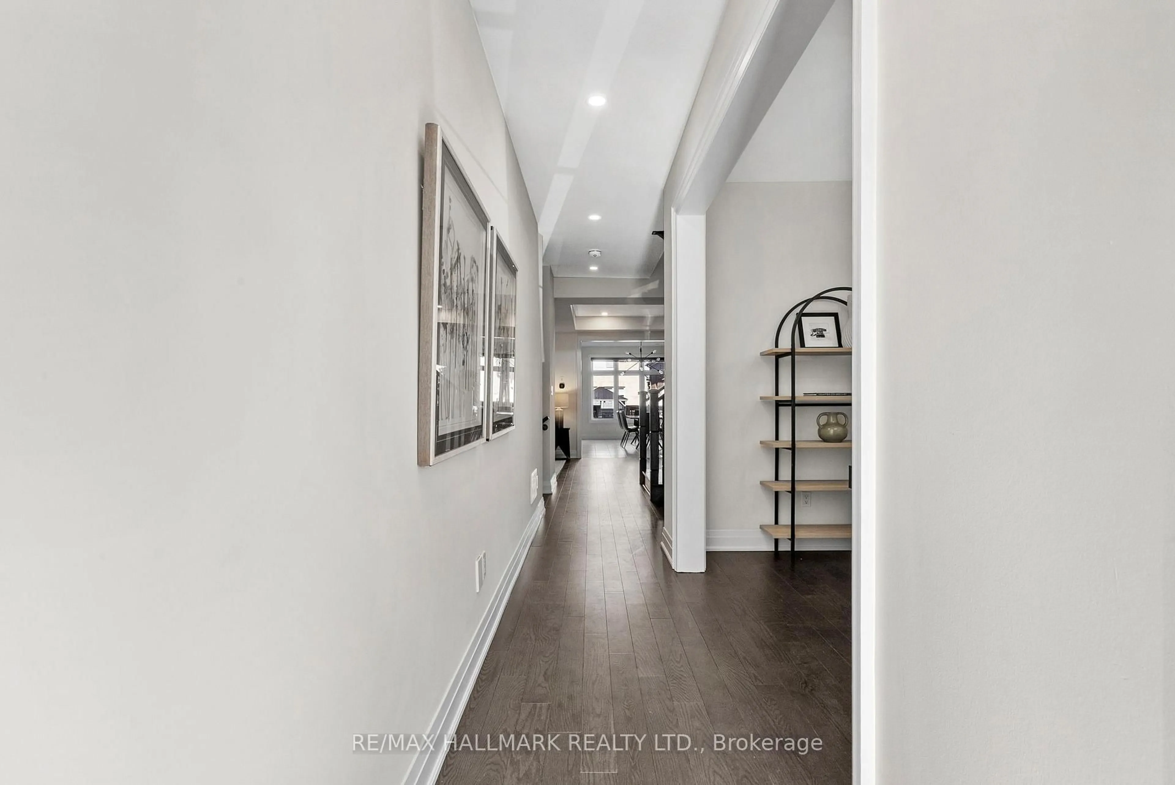 Indoor entryway for 74 Prunella Cres, East Gwillimbury Ontario L9N 0S7