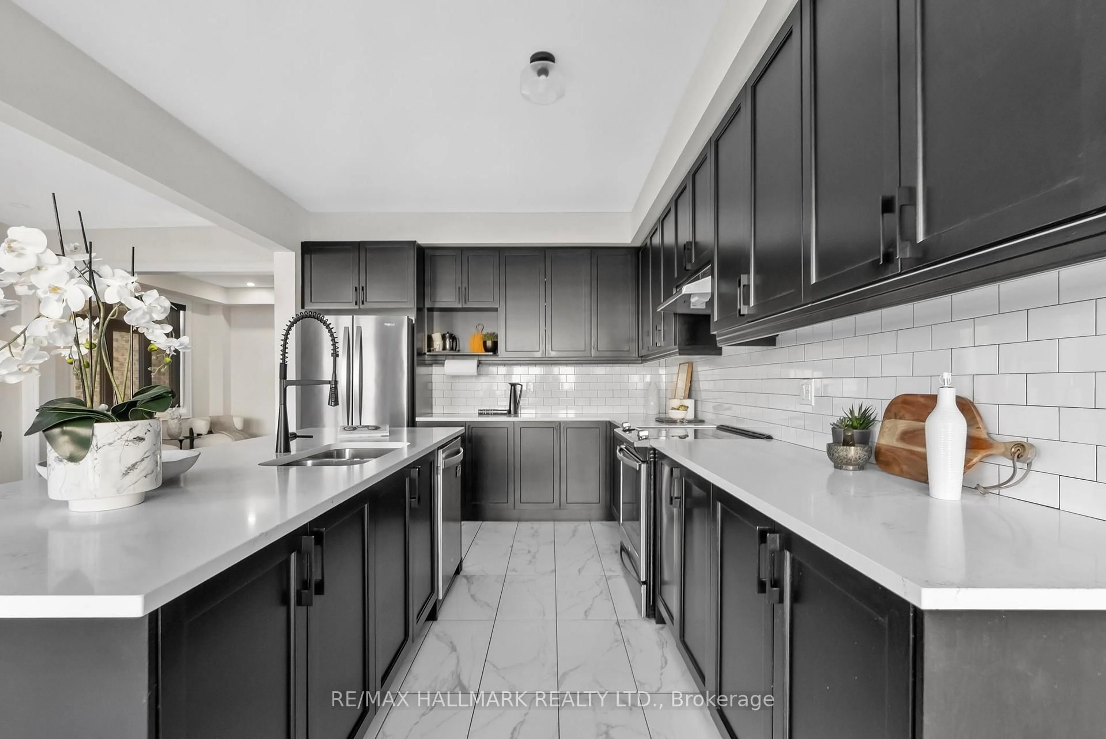 Contemporary kitchen, ceramic/tile floor for 74 Prunella Cres, East Gwillimbury Ontario L9N 0S7