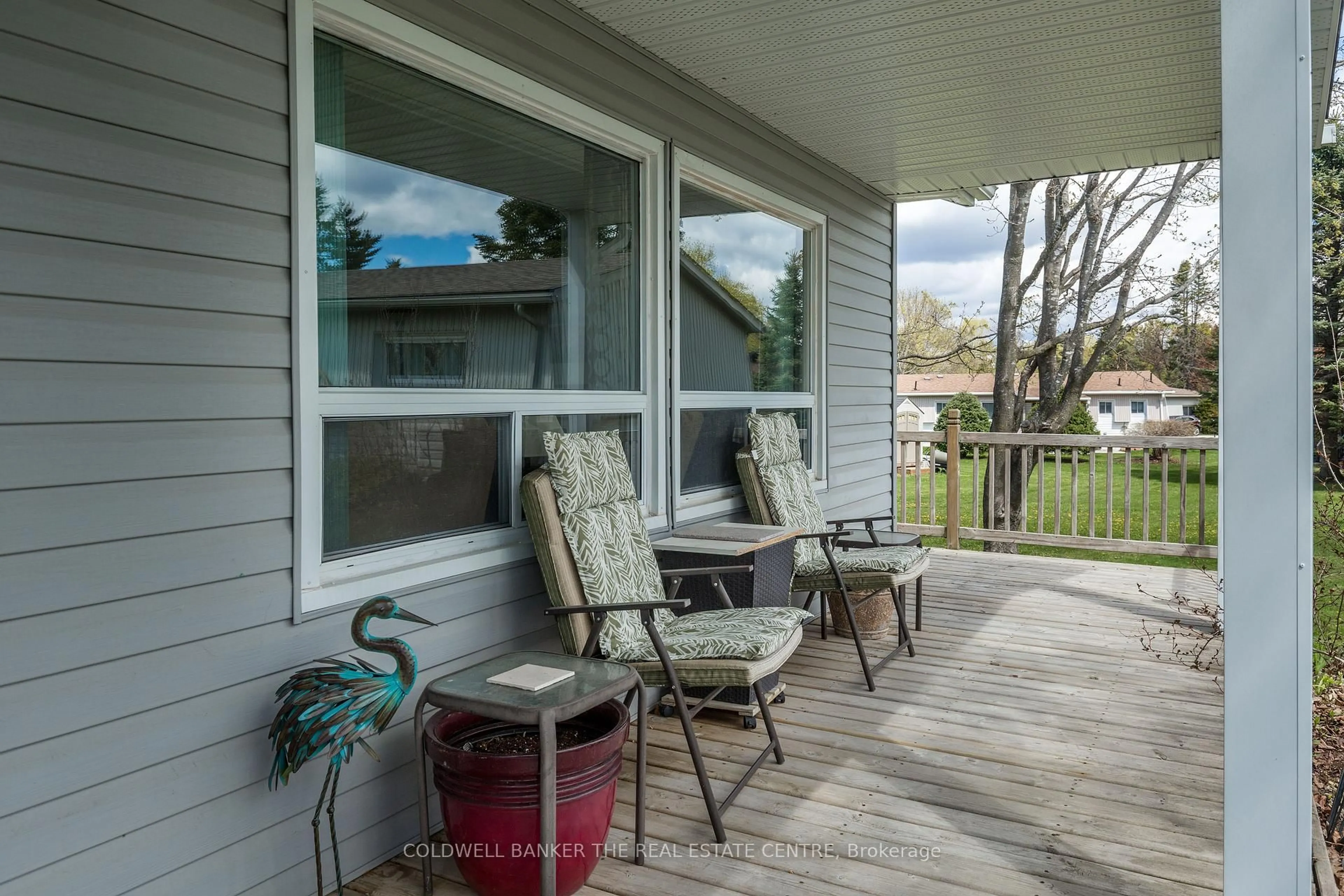 Patio, water/lake/river/ocean view for 2 Fir Crt, Innisfil Ontario L9S 1M1