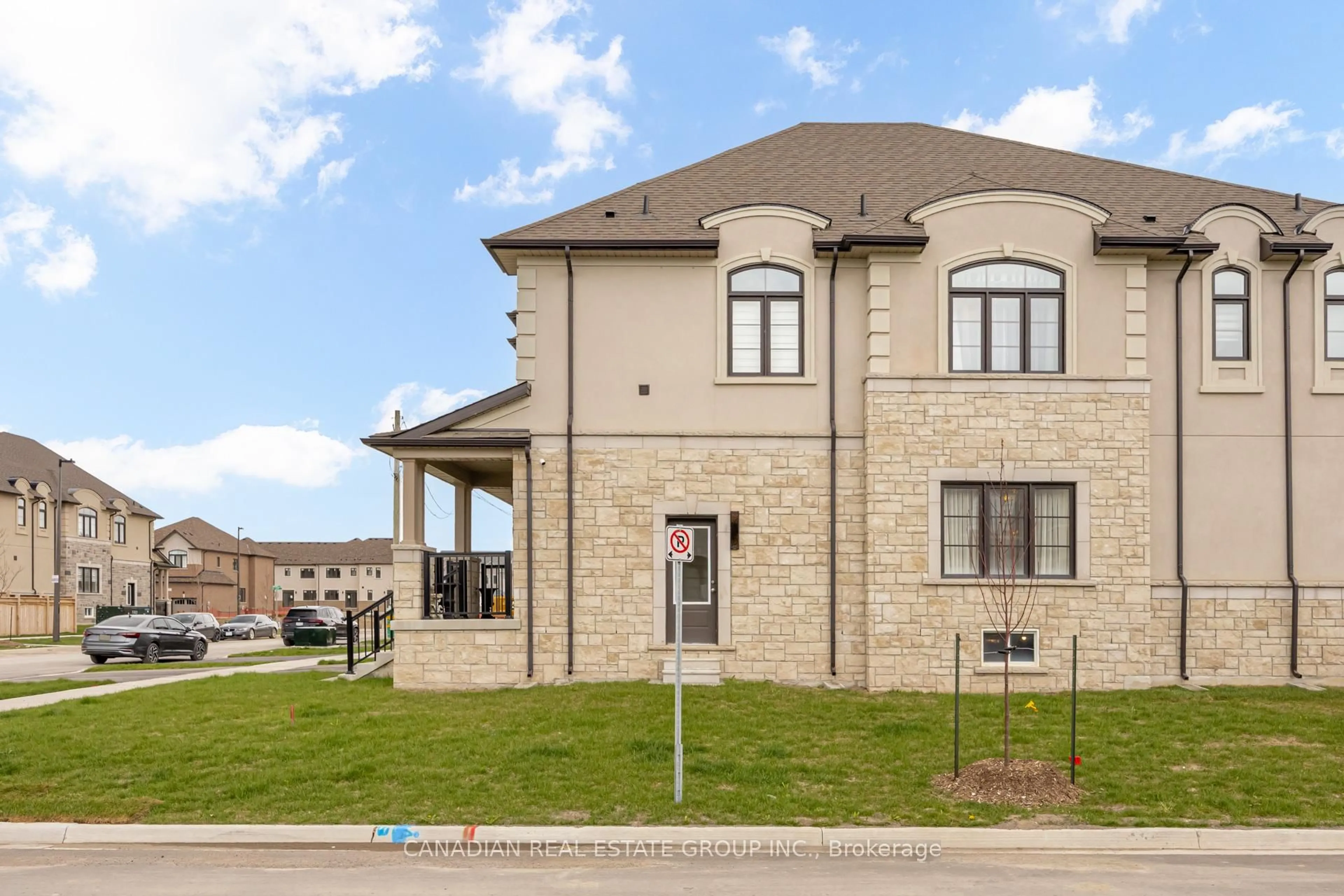 Home with brick exterior material, unknown for 141 Danny Wheeler Blvd, Georgina Ontario L4P 0J4