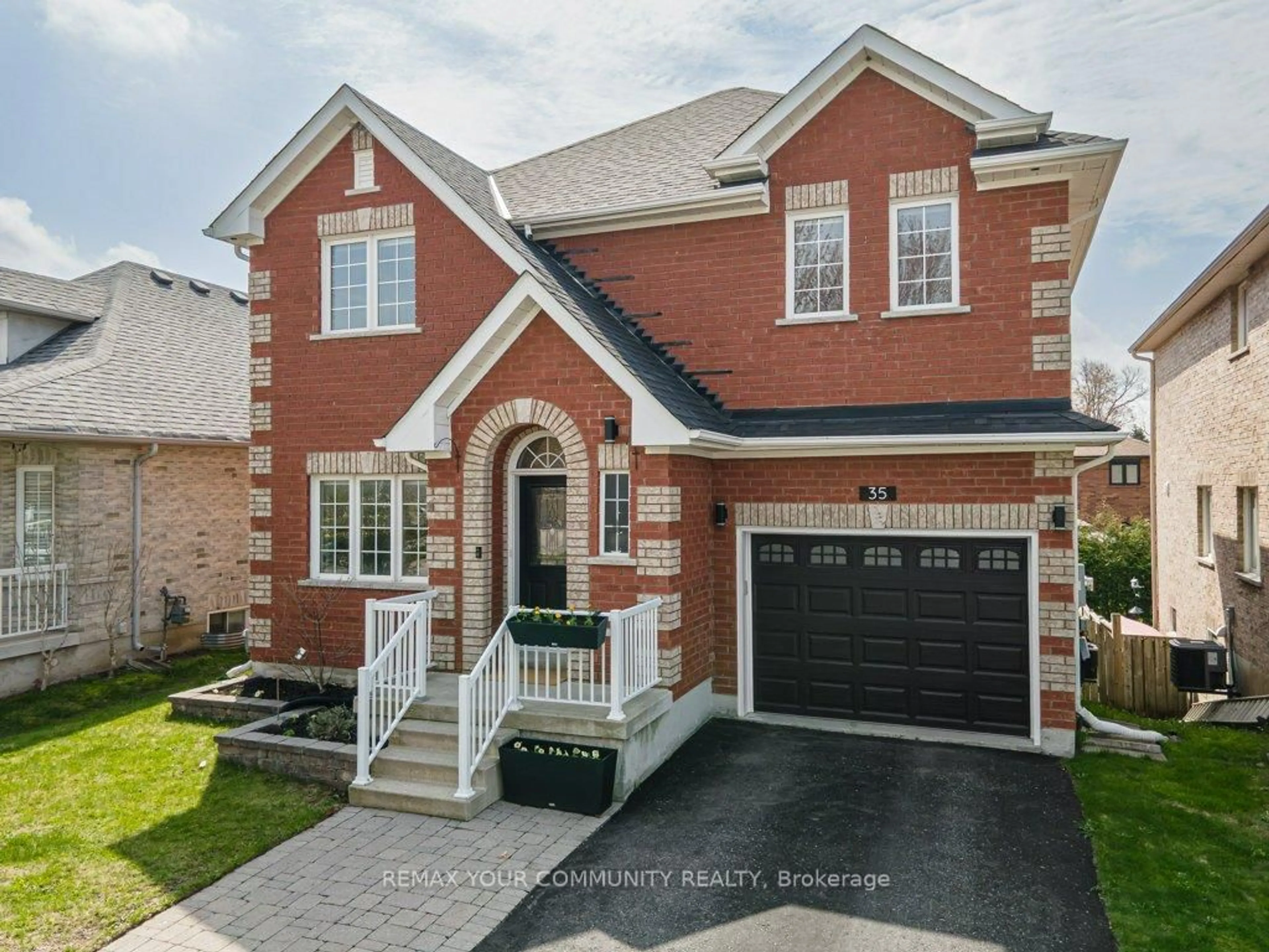 Home with brick exterior material, street for 35 Laurelbank Cres, Georgina Ontario L4P 4H7