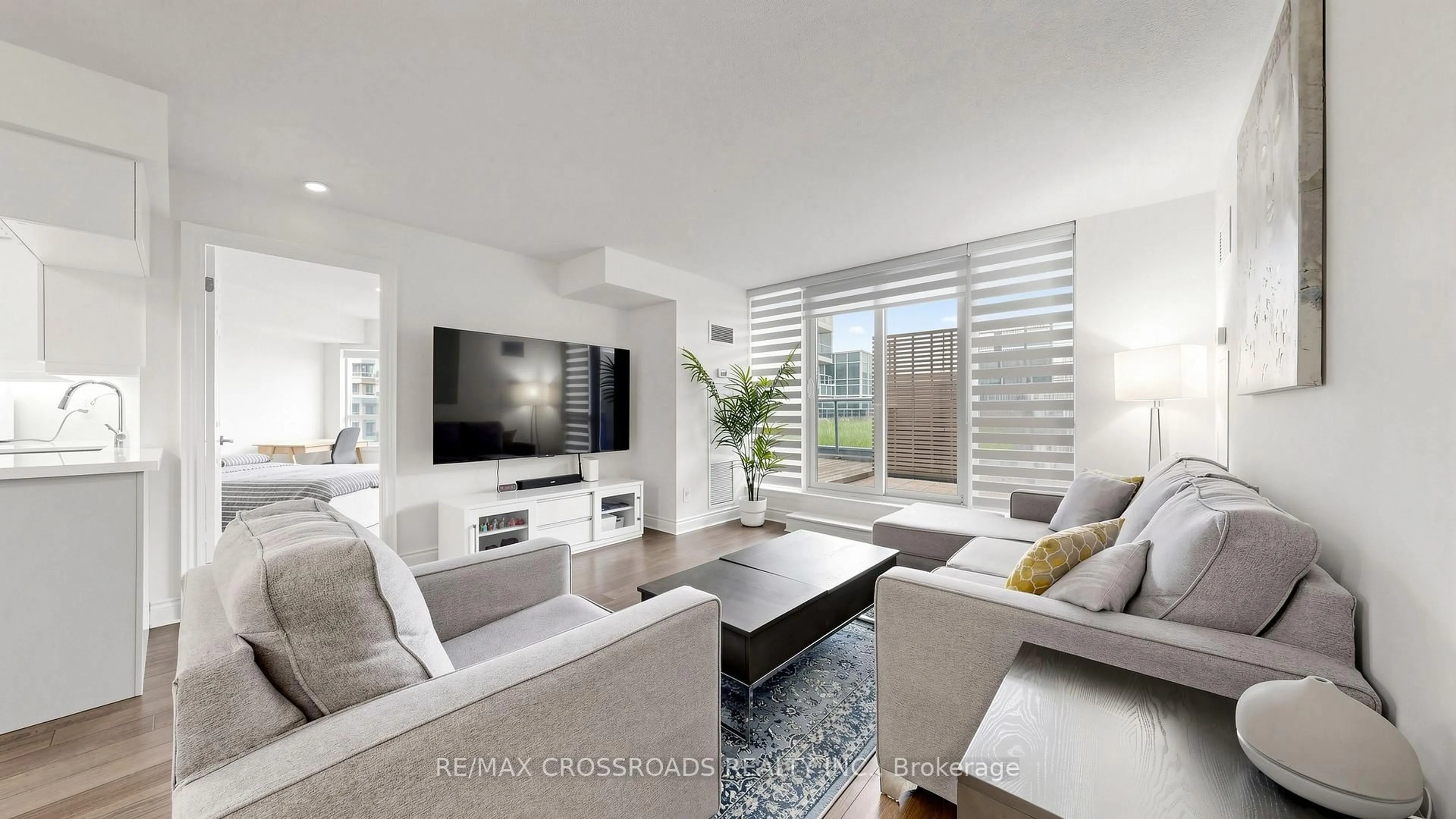Living room with furniture, unknown for 23 Cox Blvd #656, Markham Ontario L3R 4G1