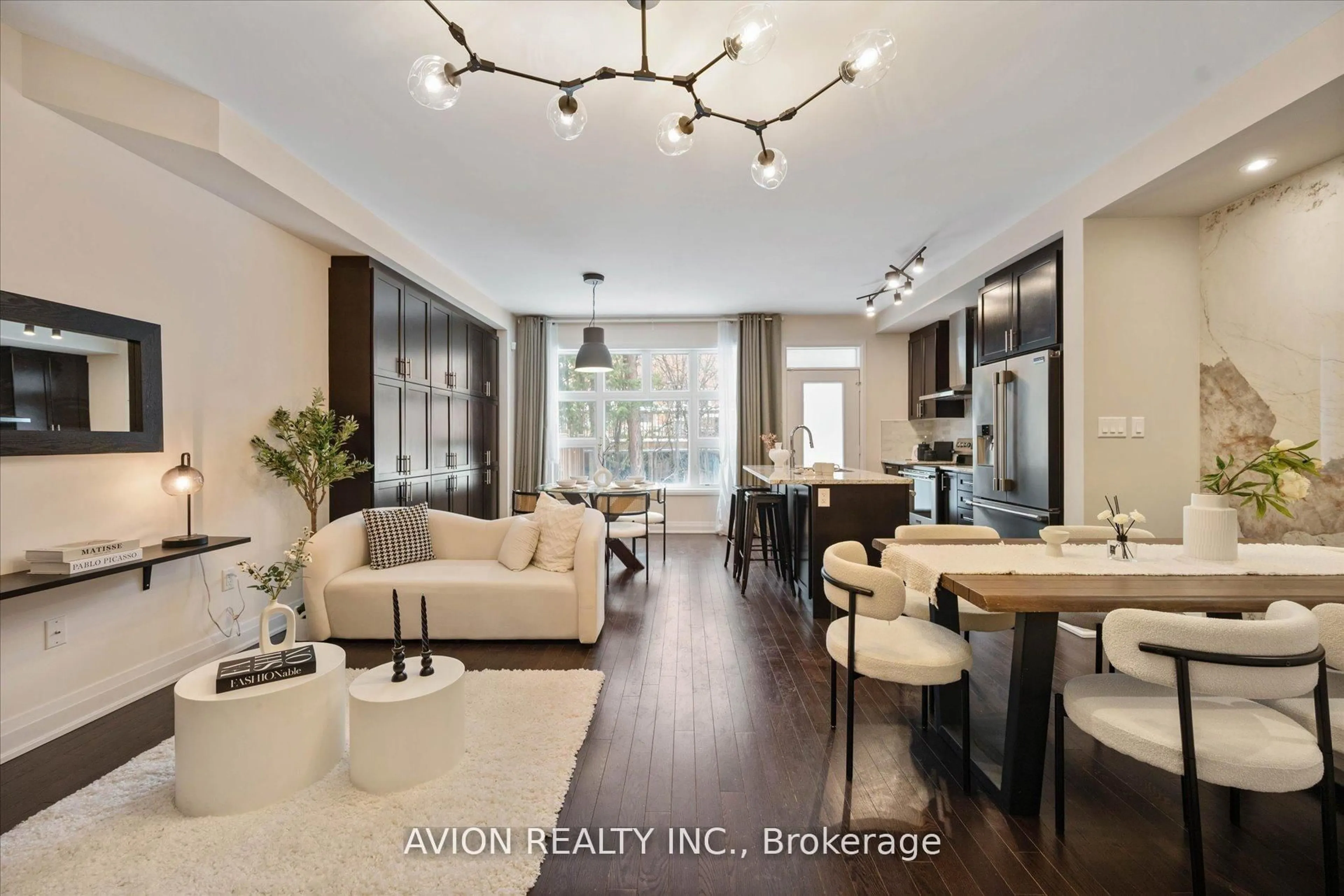 Open concept kitchen, wood/laminate floor for 42 Causland Lane, Richmond Hill Ontario L4S 0G5