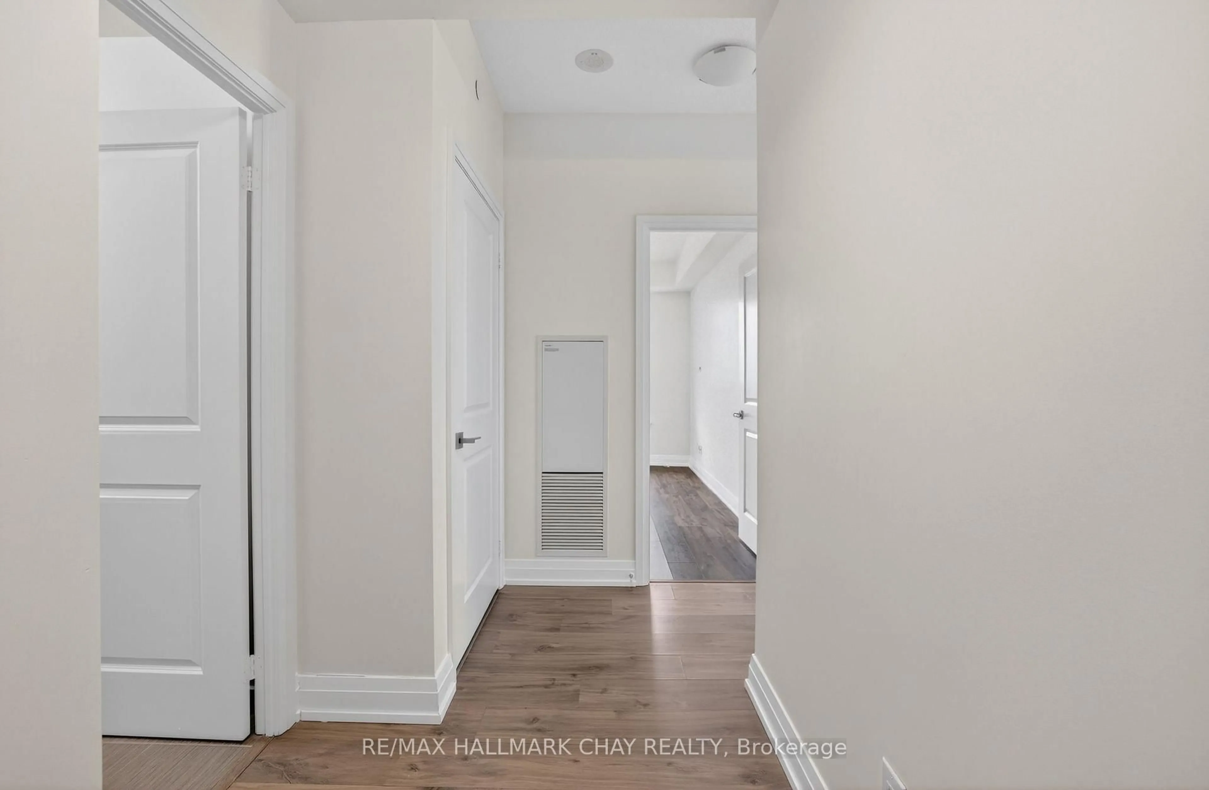 Indoor entryway for 3700 Highway 7 #2805, Vaughan Ontario L4L 0G8