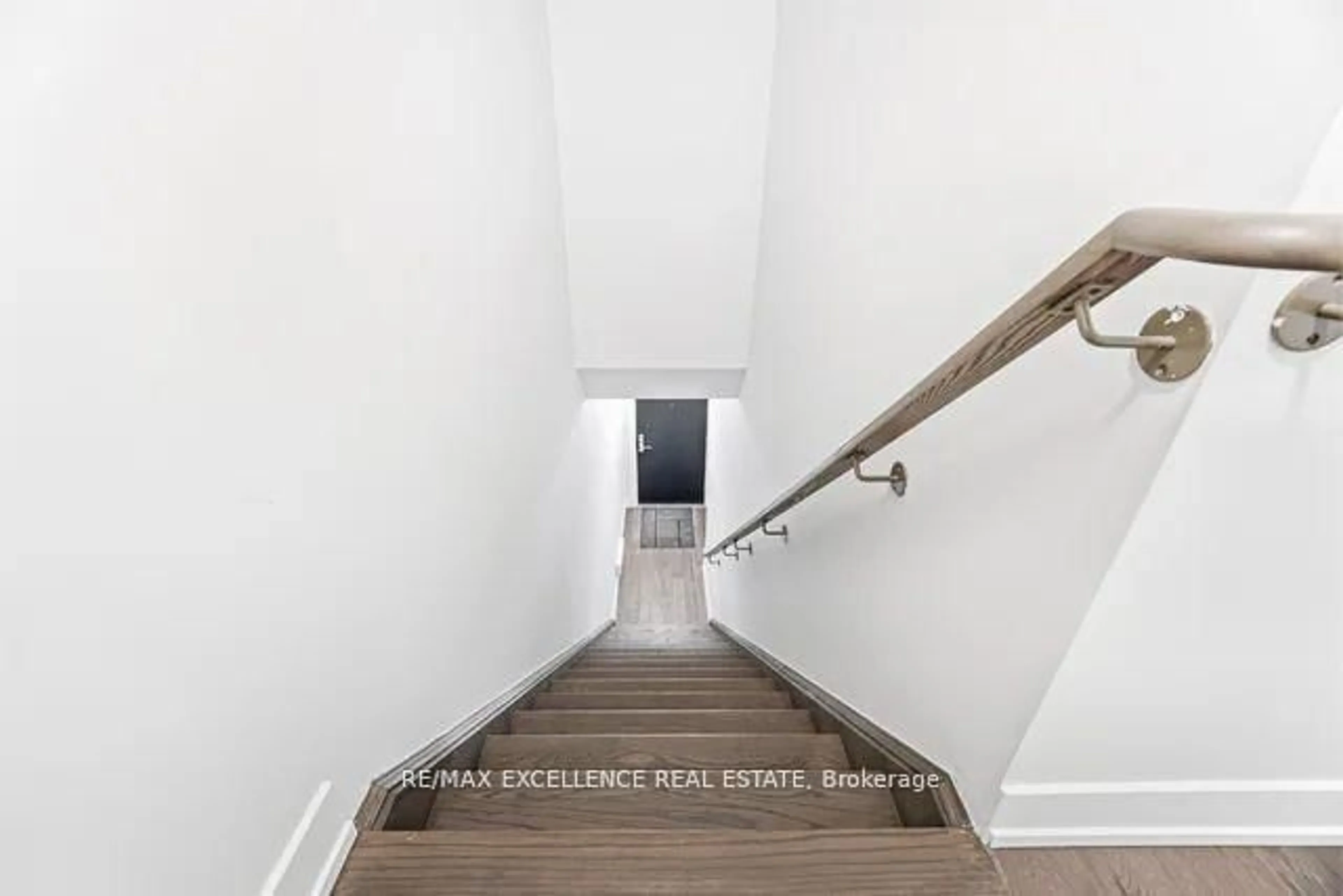 Stairs for 9560 Islington Ave #214, Vaughan Ontario L4H 5E8