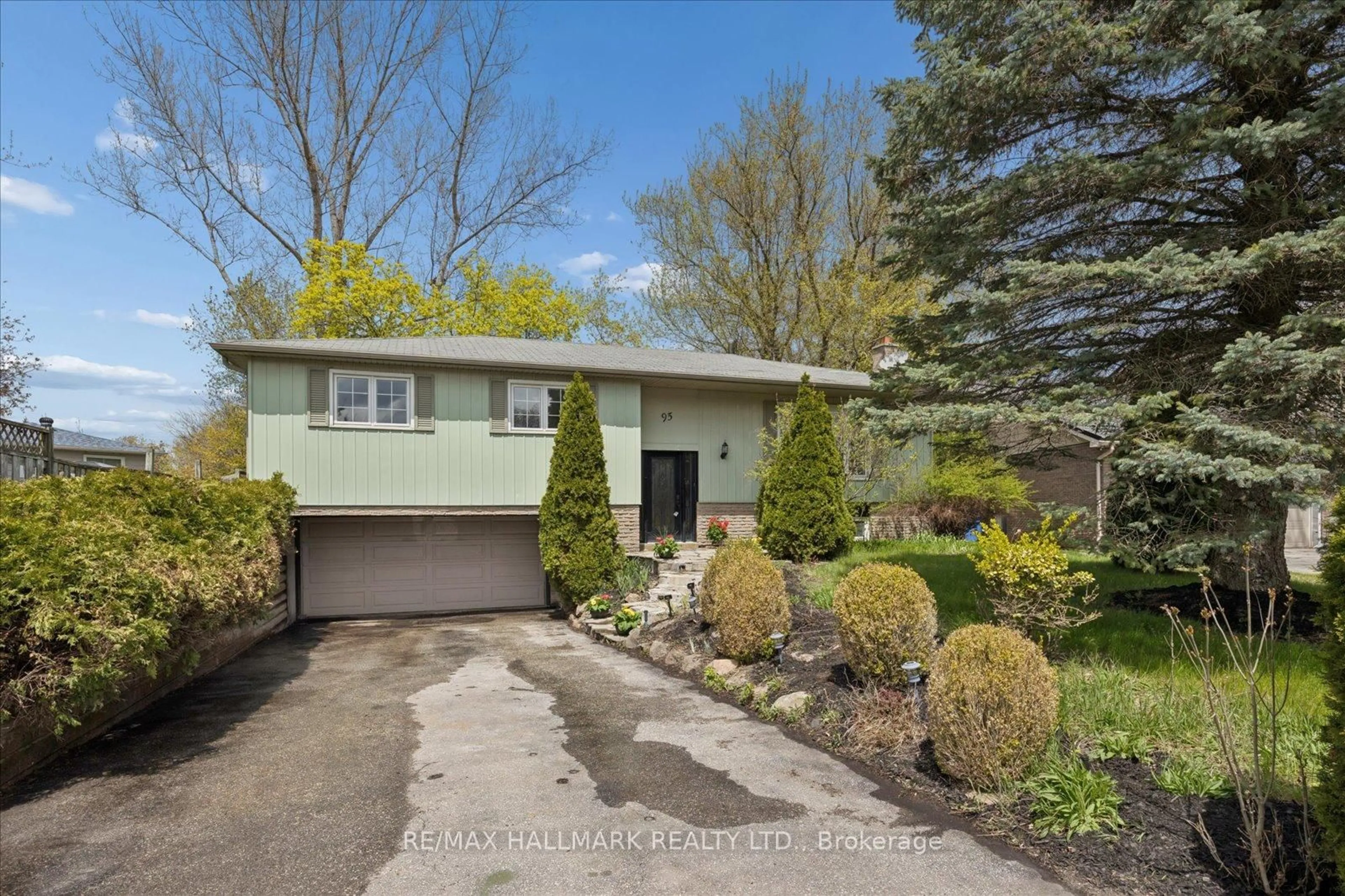 Unknown for 95 Booth Dr, Whitchurch-Stouffville Ontario L4A 4K4