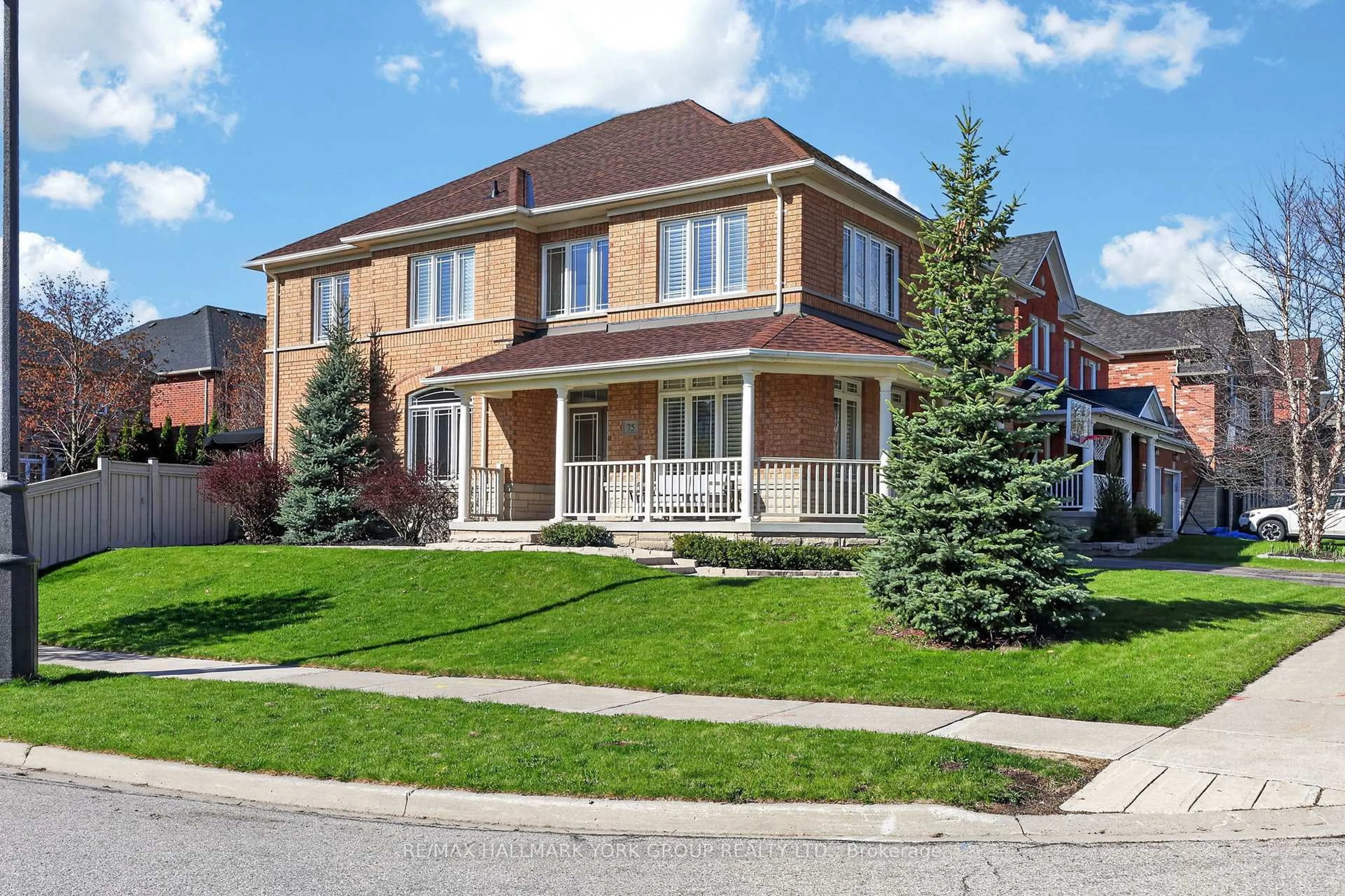 Home with brick exterior material, street for 75 Mclarty Gate, Aurora Ontario L4G 0G5
