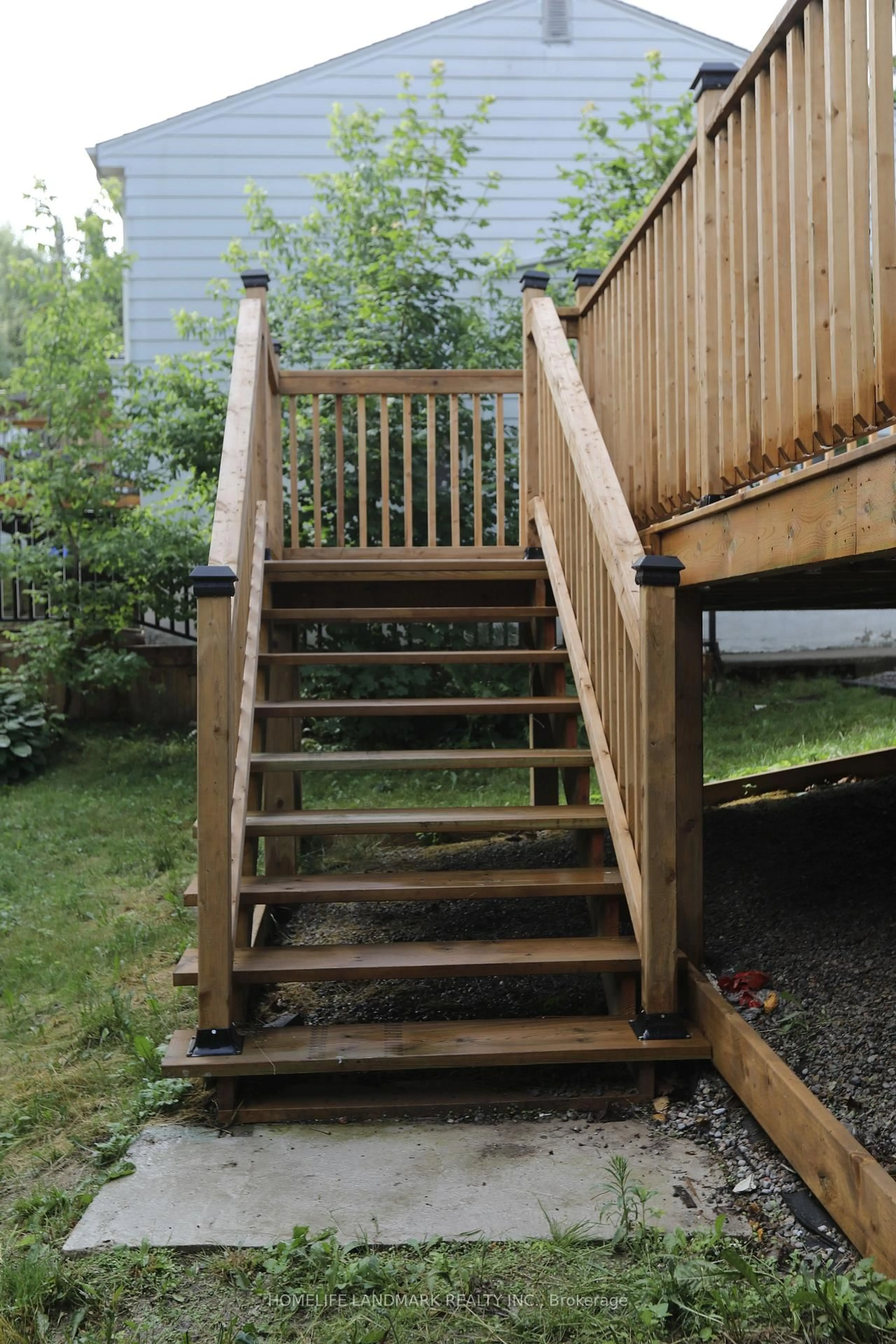 Stairs for 181 Newton St, Newmarket Ontario L3Y 3K6