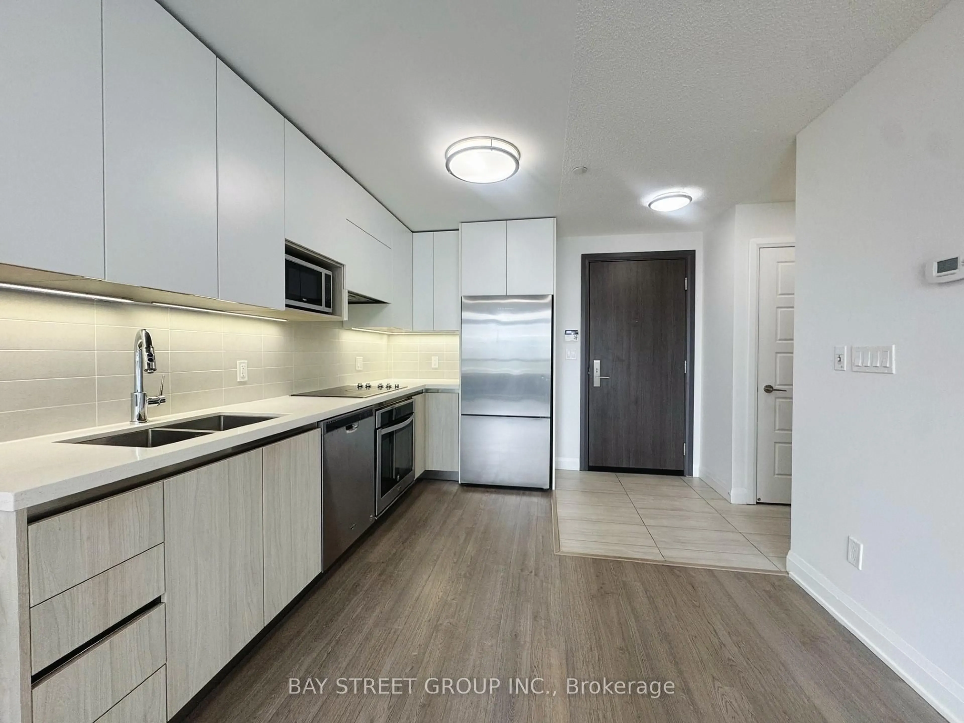 Standard kitchen, unknown for 15 Water Walk Dr #702, Markham Ontario L3G 0G2