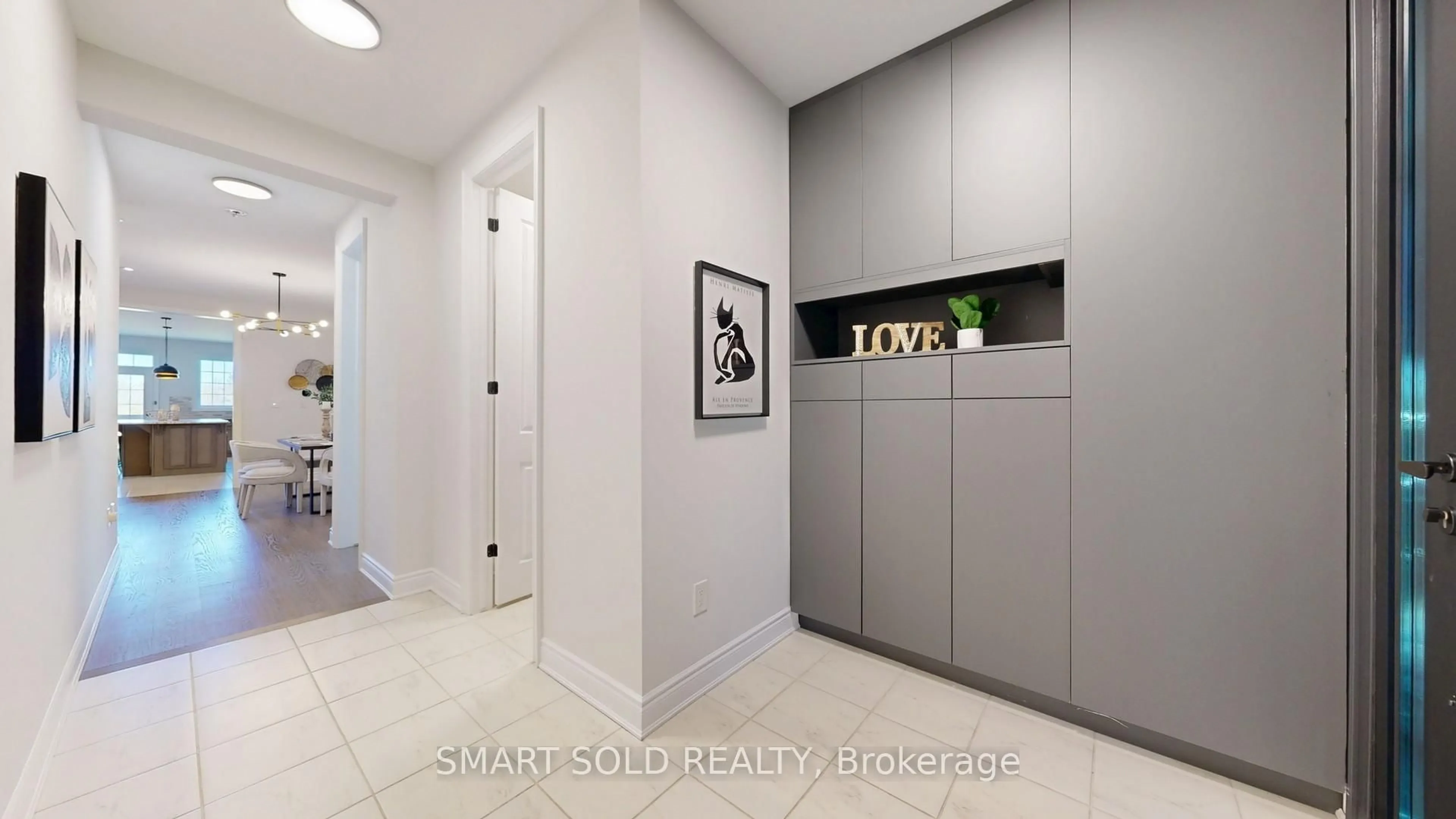 Indoor entryway for 138 William F Bell Pkwy, Richmond Hill Ontario L4S 0L7
