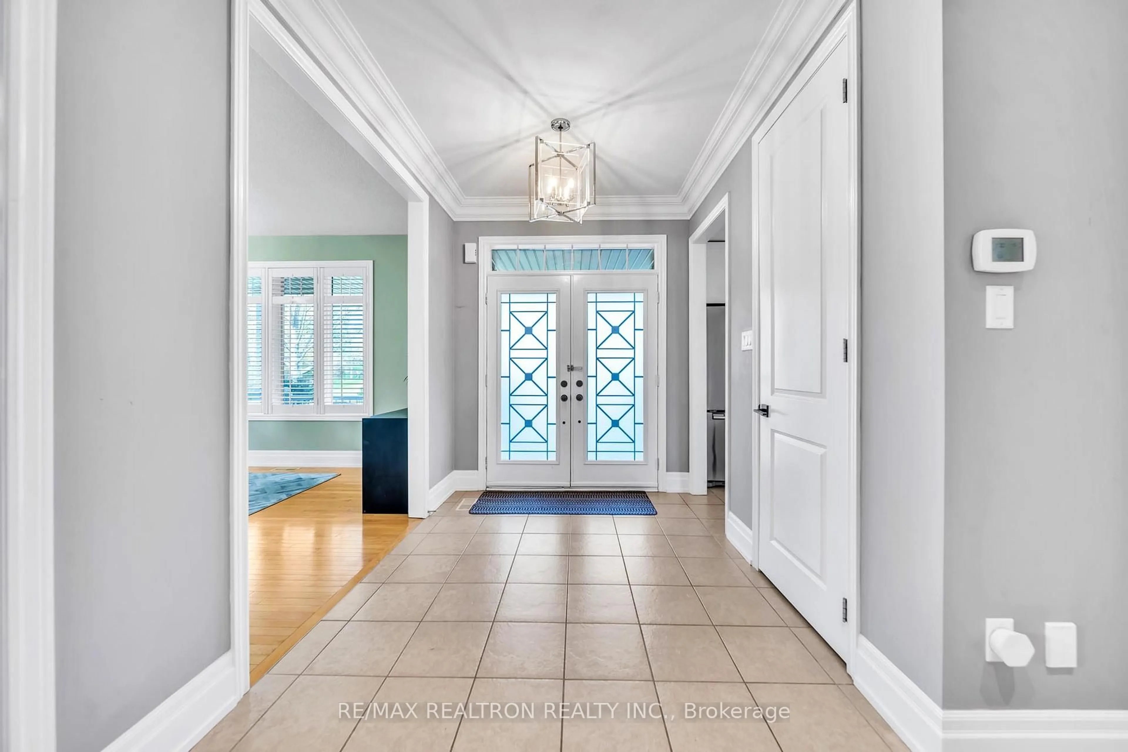 Indoor entryway for 23 Poulias Ave, Richmond Hill Ontario L4E 4A1