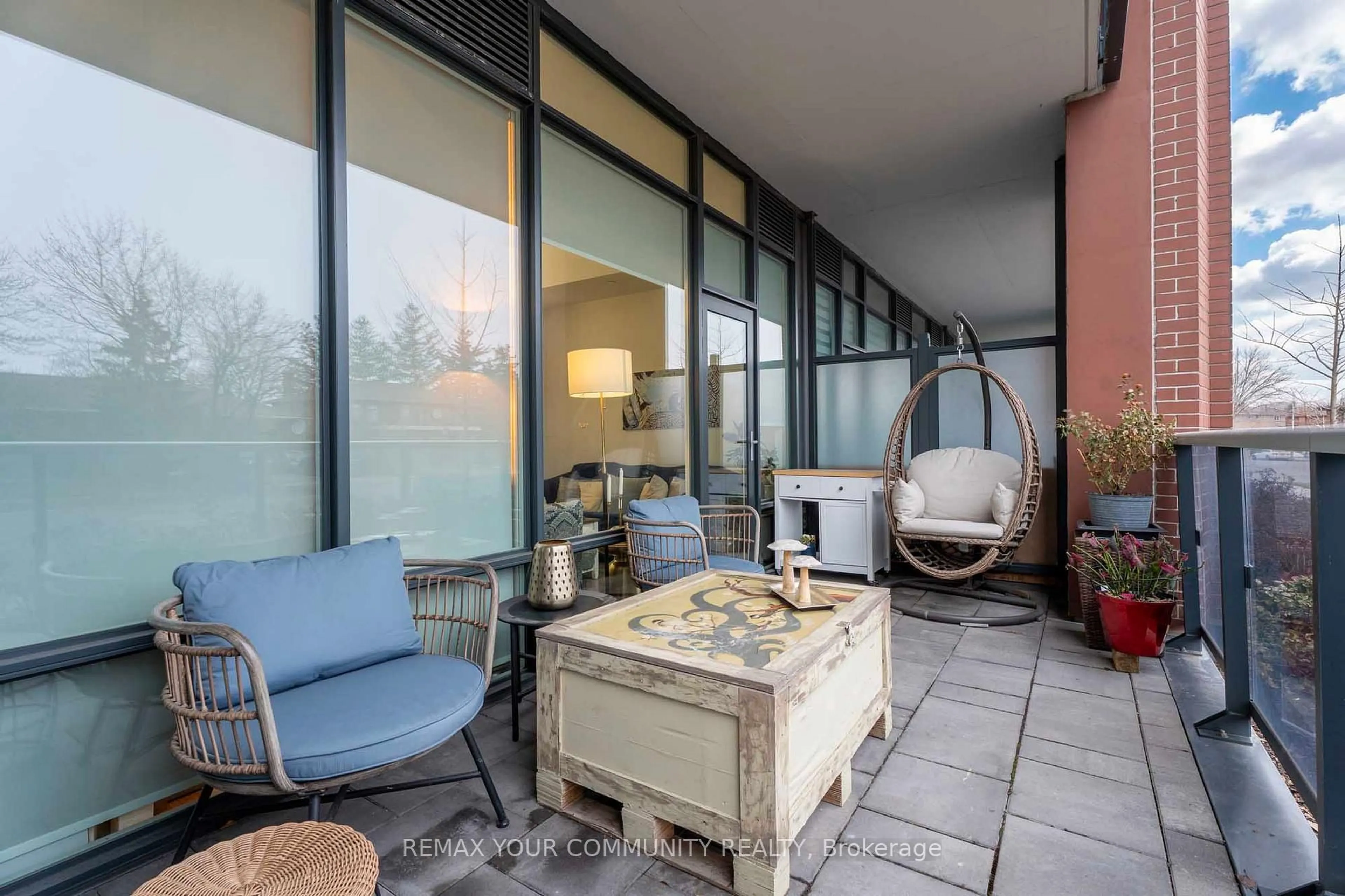 Patio, street for 4800 Highway 7 Rd #112, Vaughan Ontario L4L 1H8
