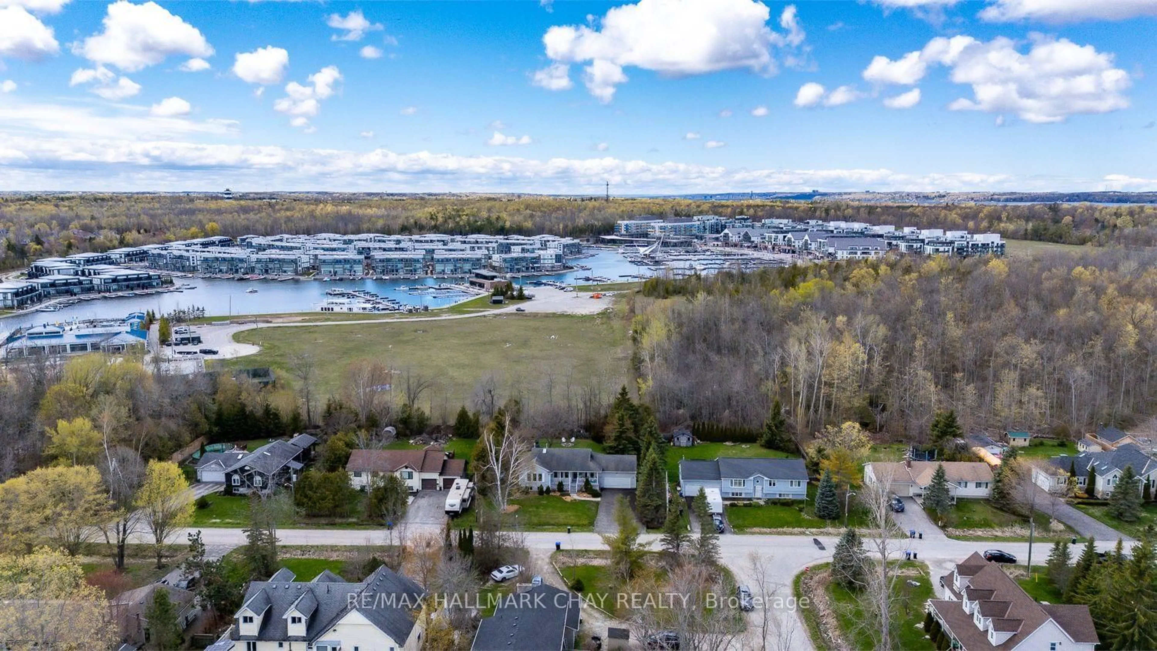 A pic from outside/outdoor area/front of a property/back of a property/a pic from drone, water/lake/river/ocean view for 3778 West St, Innisfil Ontario L9S 2L8