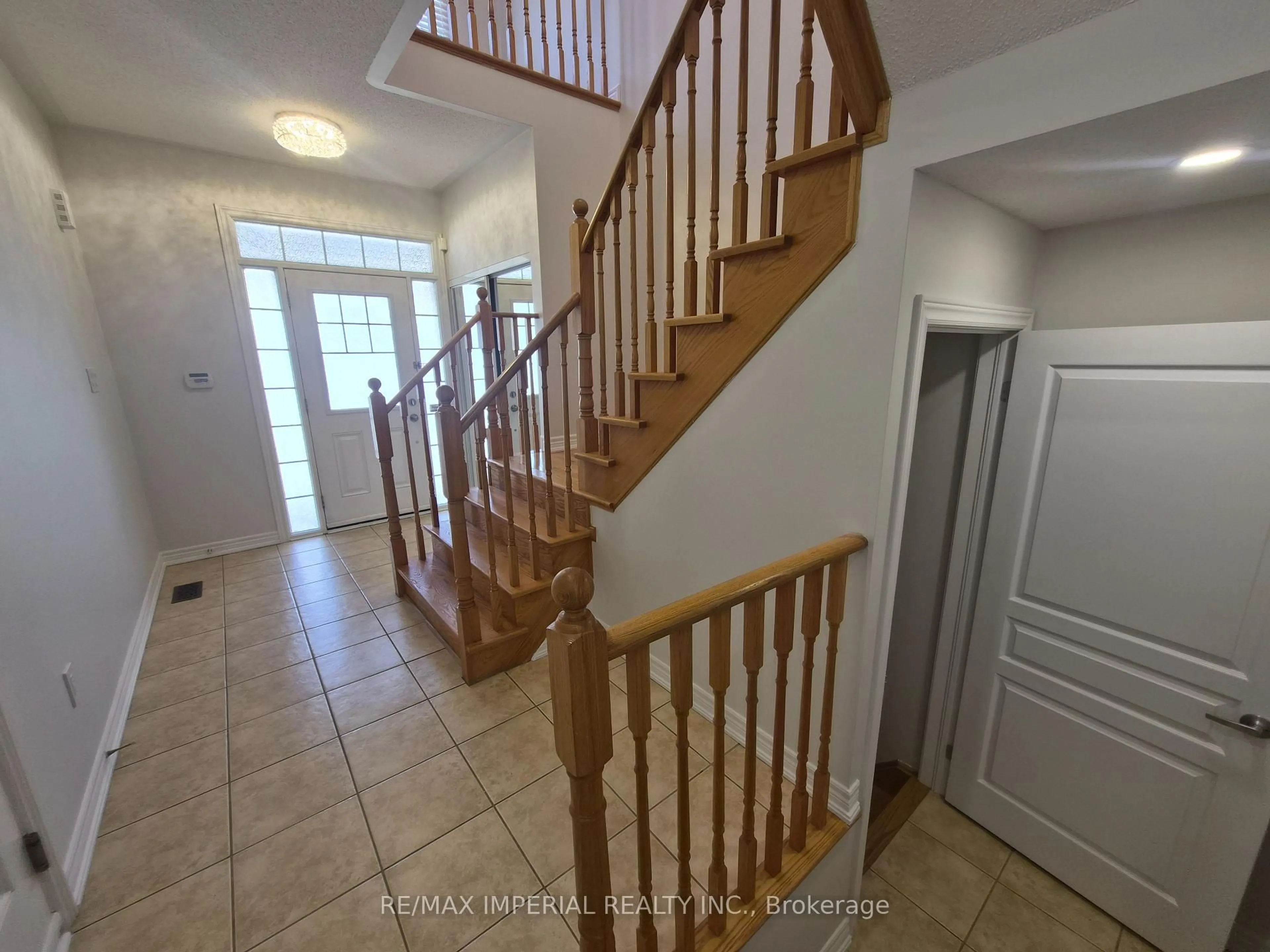 Unknown for 29 Mansard Dr, Richmond Hill Ontario L4E 0L7