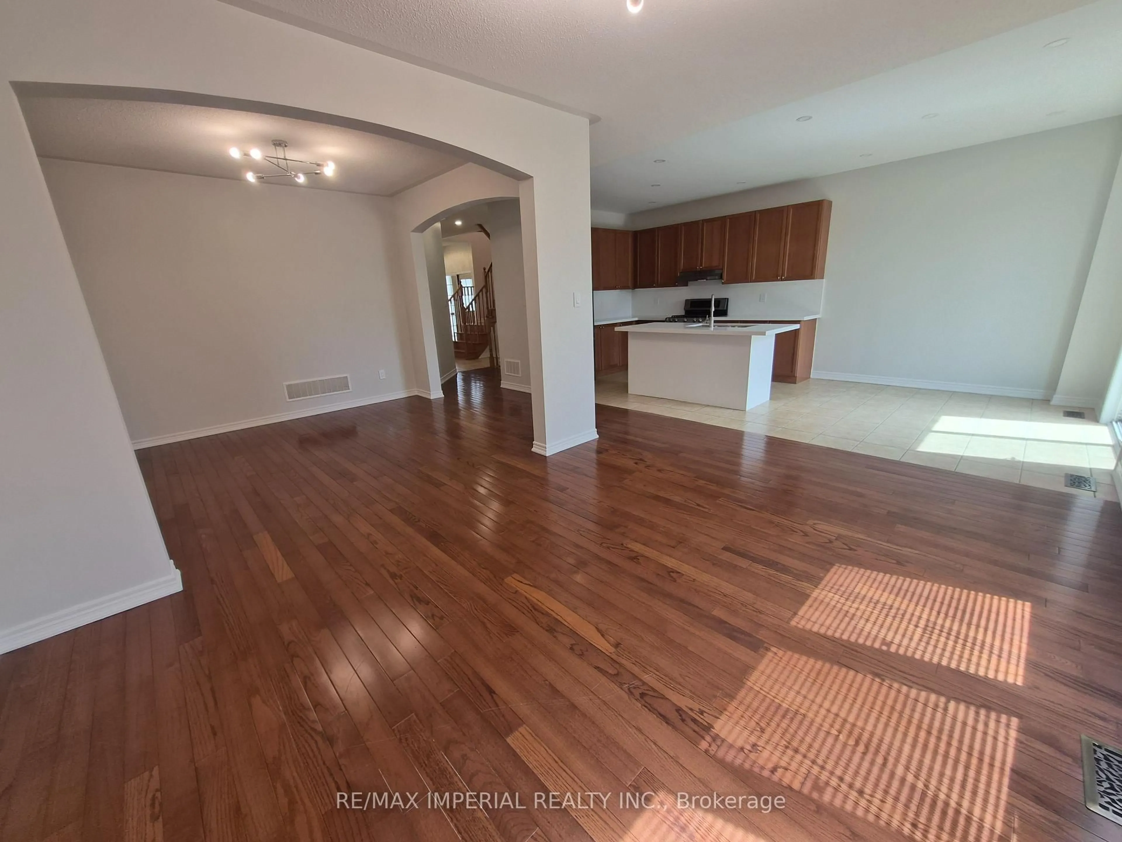 A pic of a room for 29 Mansard Dr, Richmond Hill Ontario L4E 0L7