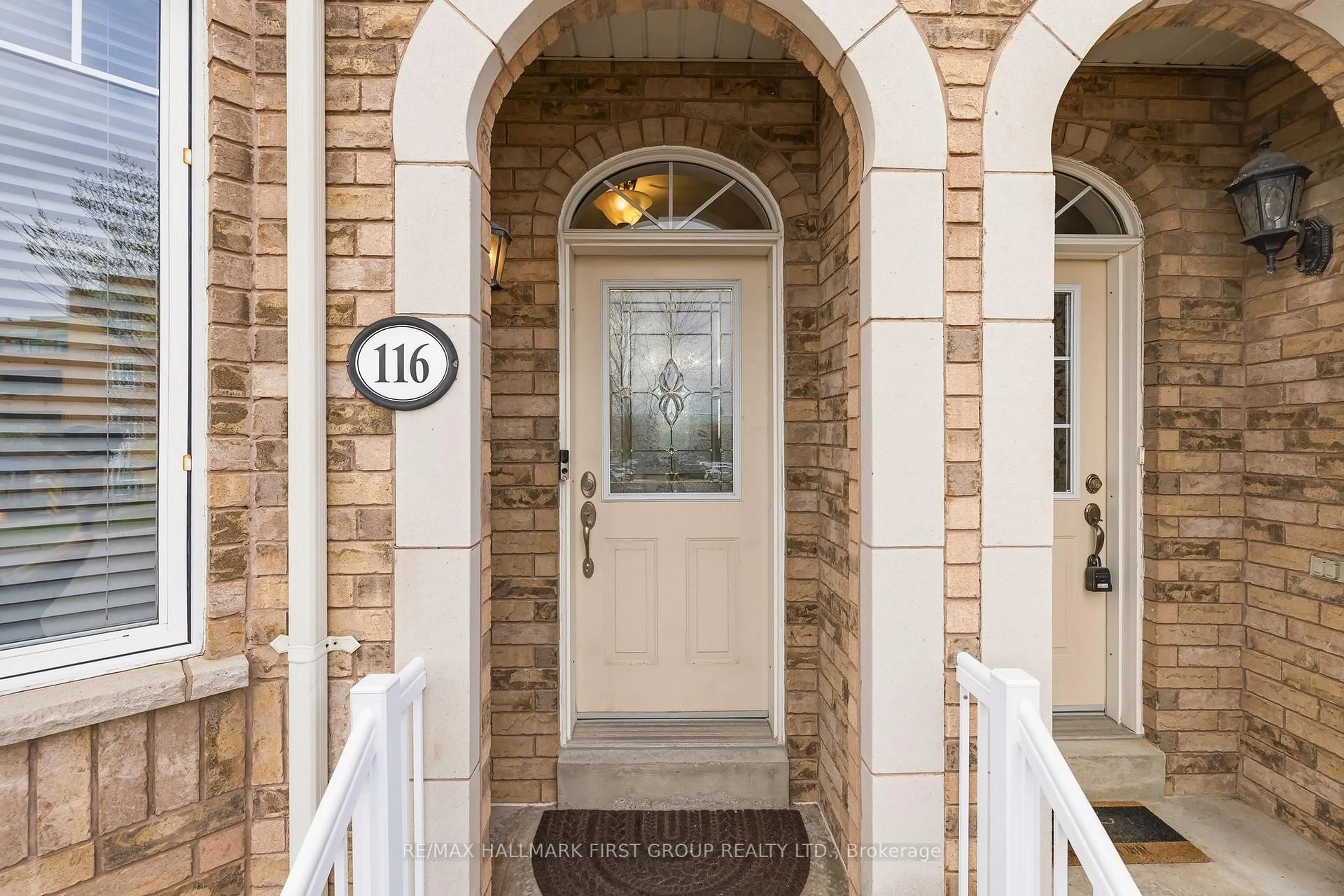 Indoor entryway for 116 Riverlands Ave, Markham Ontario L6B 1B6