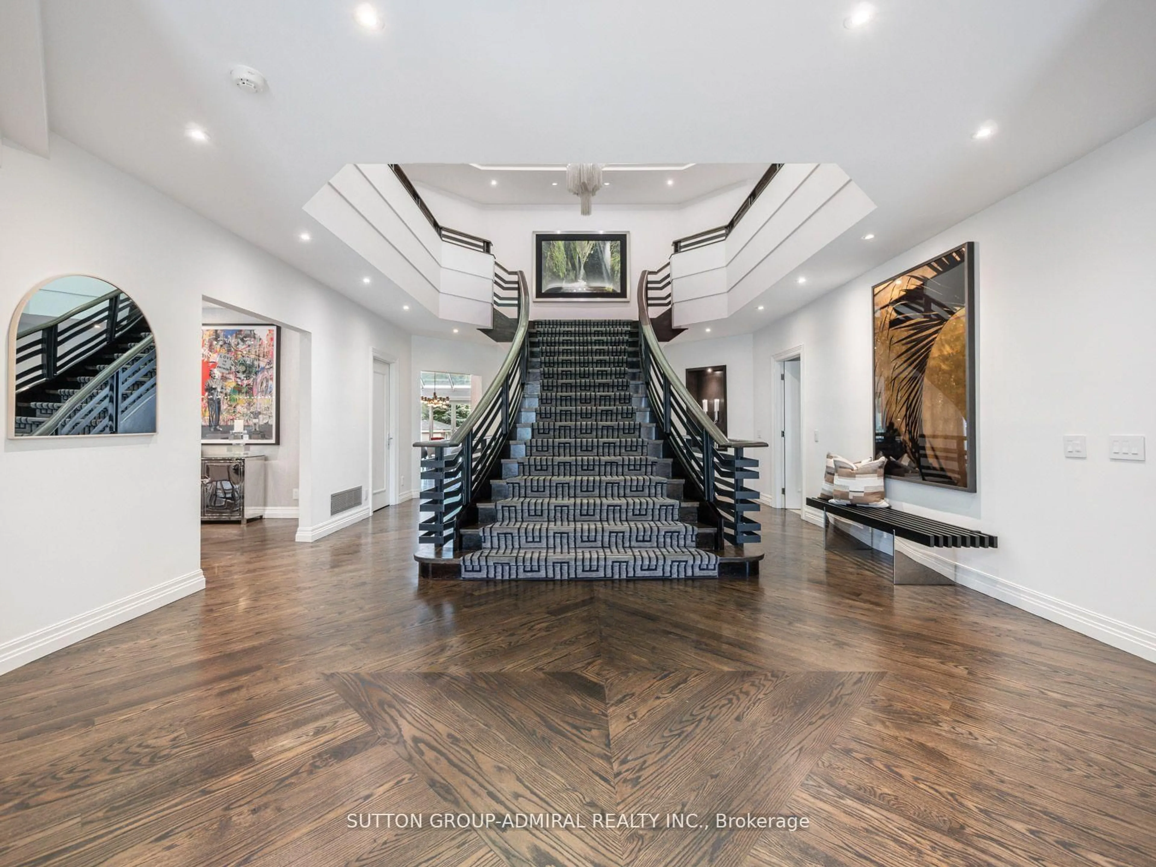 Indoor foyer for 50 Renaissance Crt, Vaughan Ontario L4J 7W4