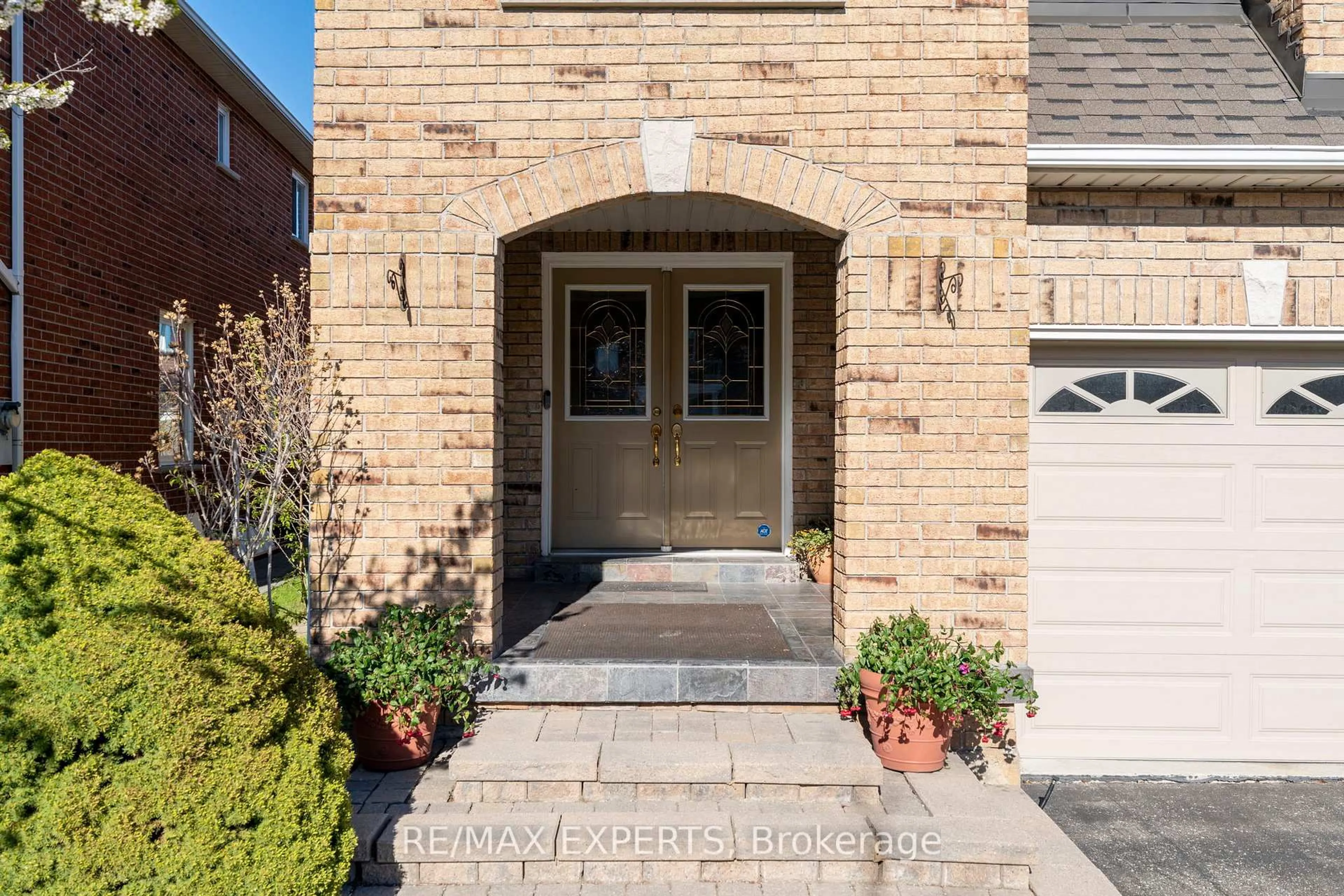 Home with brick exterior material, street for 31 Monteith Cres, Vaughan Ontario L6A 3M7