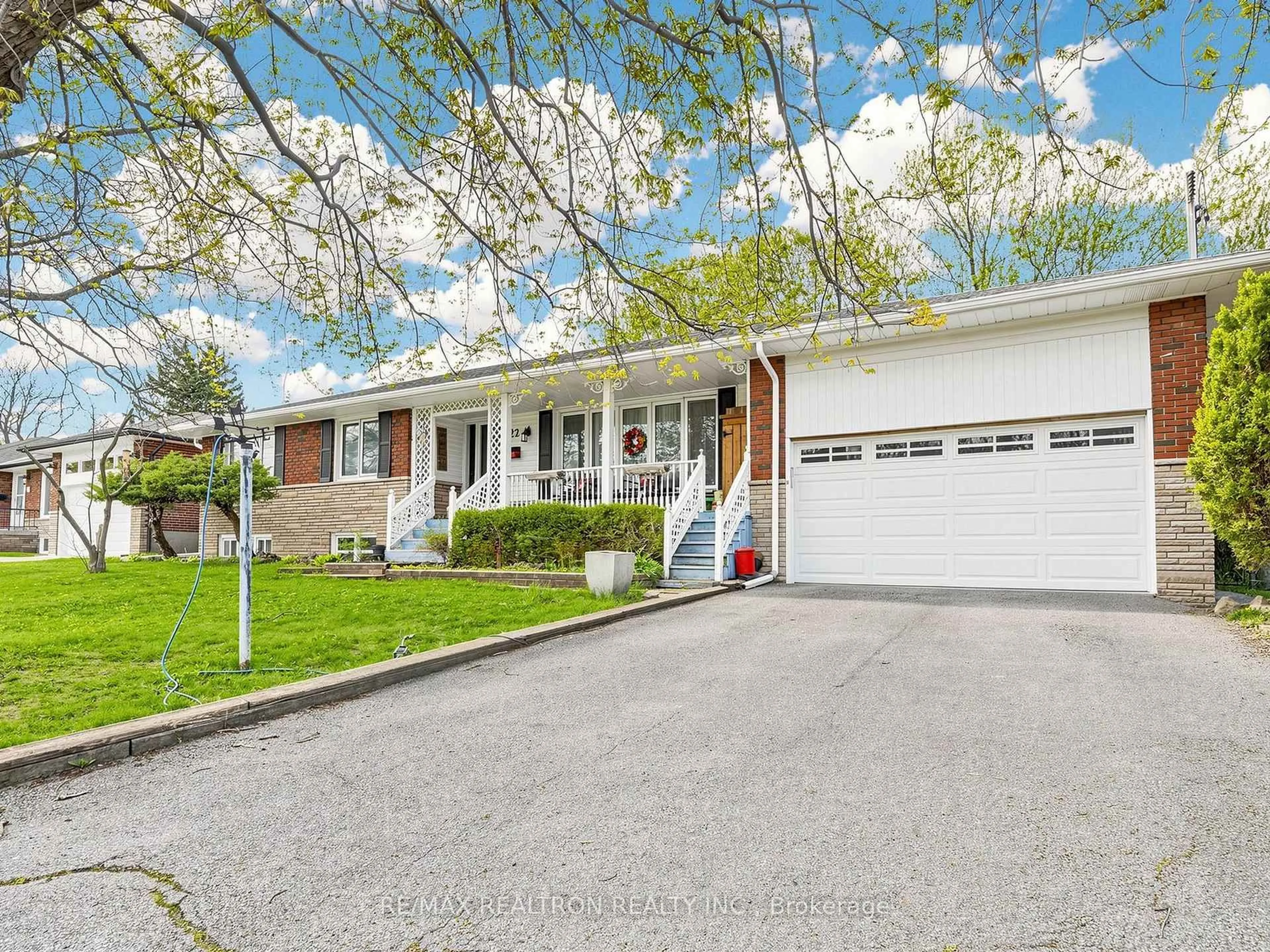 Home with vinyl exterior material, street for 22 Longbridge Rd, Vaughan Ontario L4J 1L5