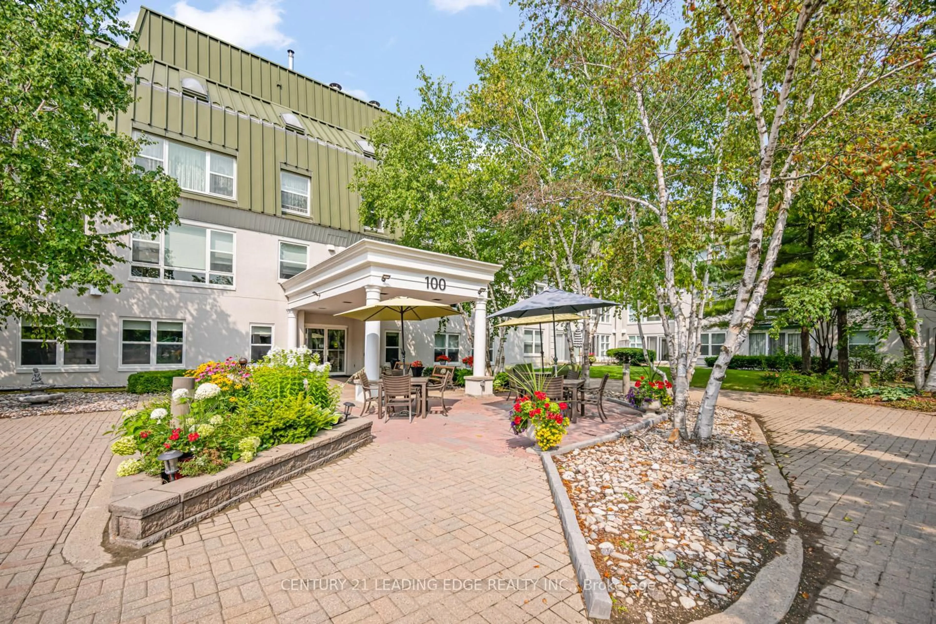 Patio, unknown for 100 Anna Russell Way #214, Markham Ontario L3R 6C7