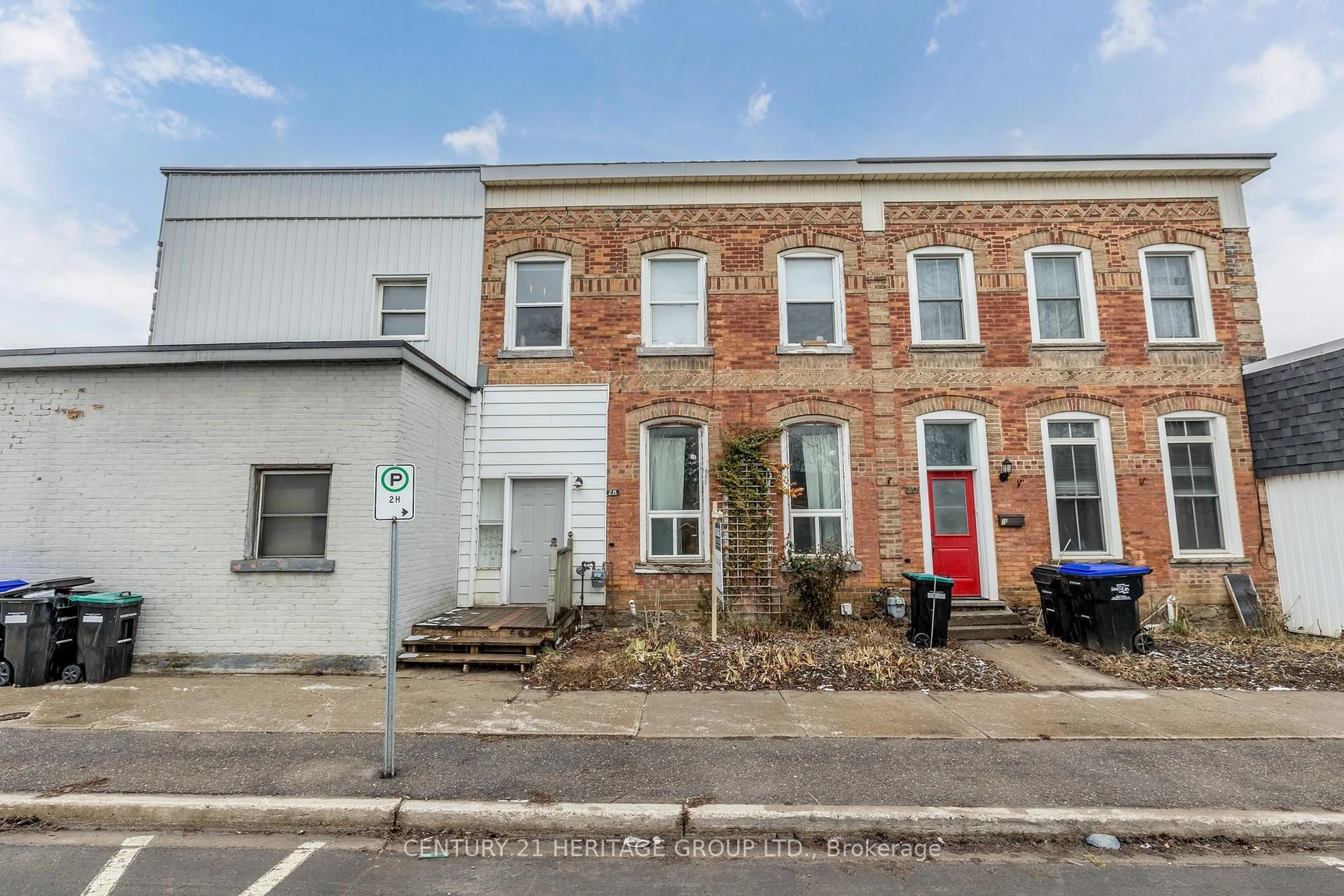 A pic from outside/outdoor area/front of a property/back of a property/a pic from drone, street for 28 Queen St, New Tecumseth Ontario L0G 1W0