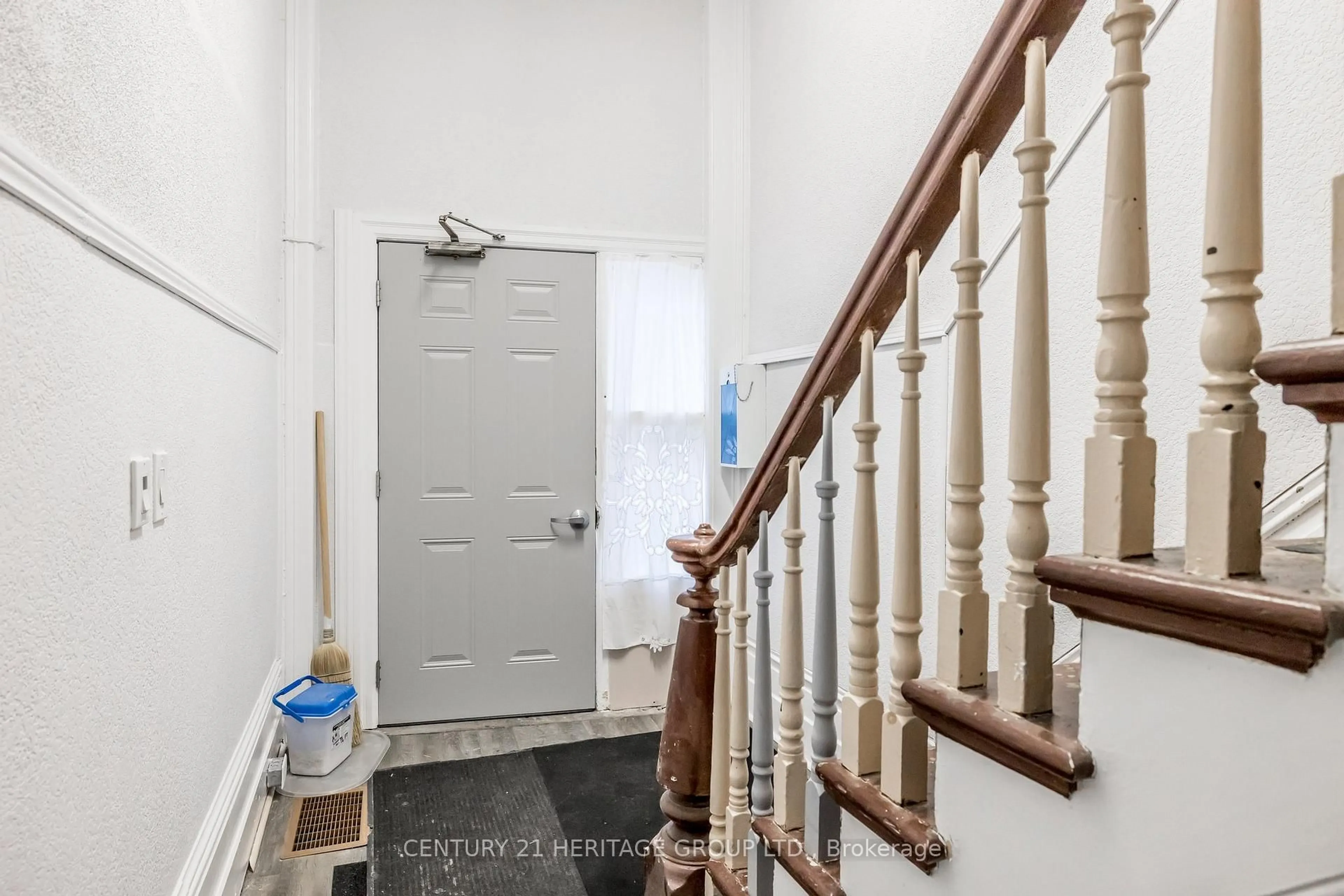 Unknown for 28 Queen St, New Tecumseth Ontario L0G 1W0