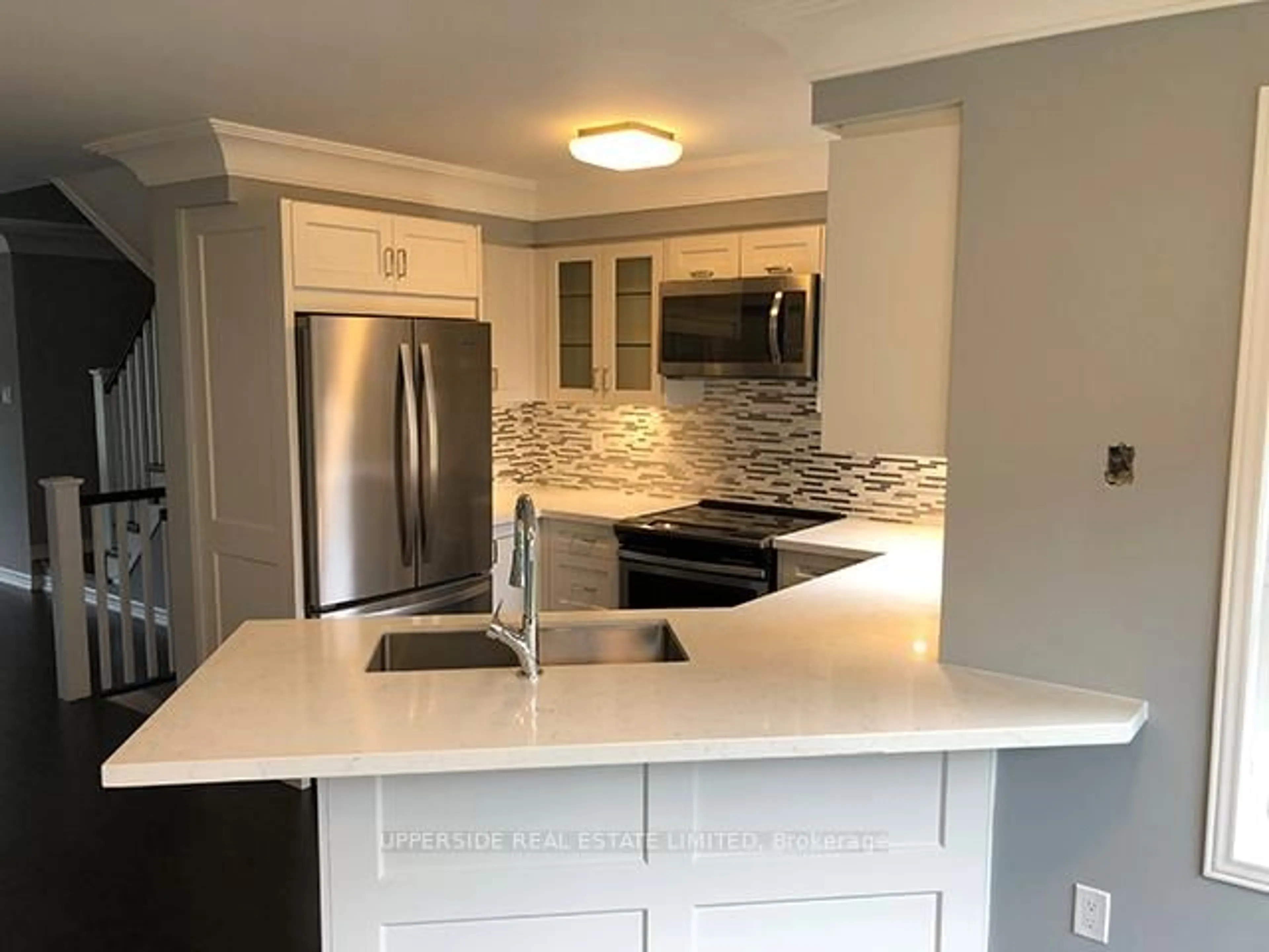Open concept kitchen, ceramic/tile floor for 5 Holmwood St, Richmond Hill Ontario L4B 4K4