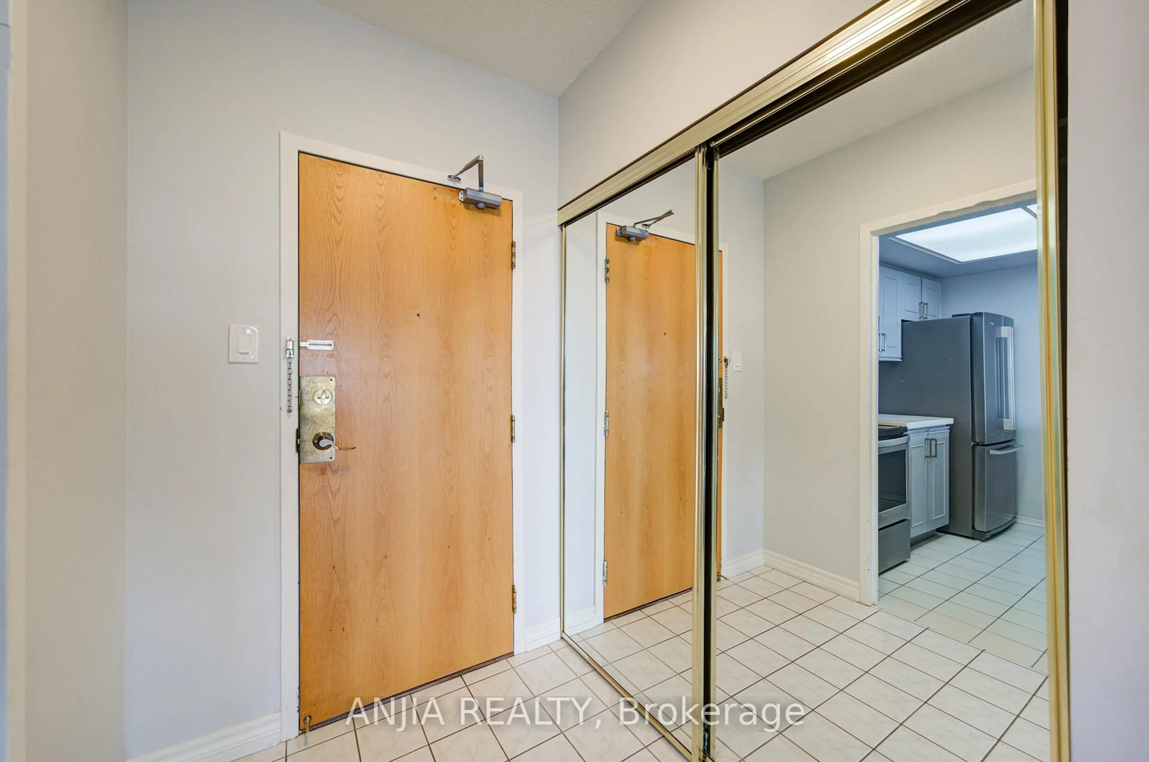 Indoor entryway for 2 Raymerville Dr #908, Markham Ontario L3P 7N7