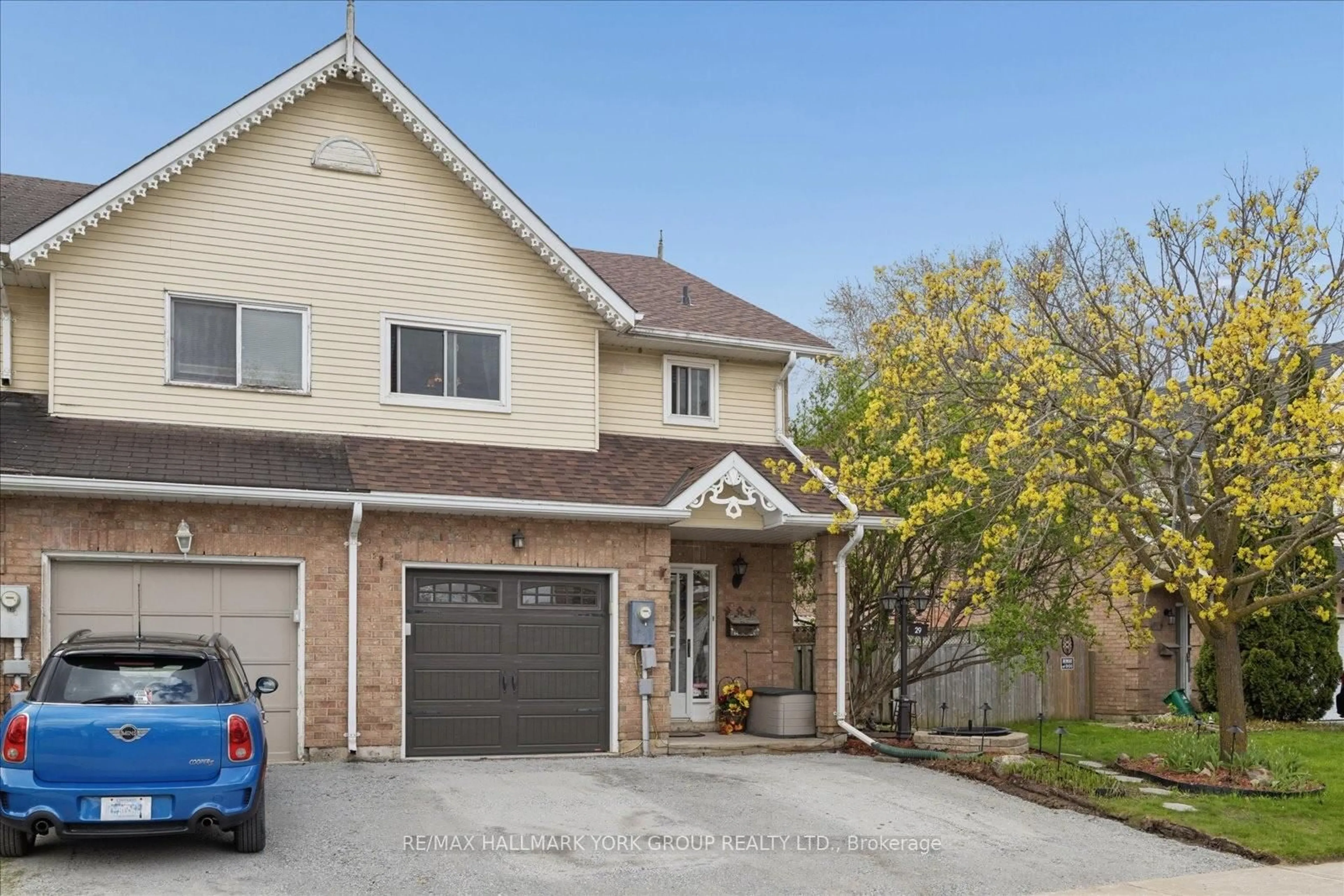 Home with brick exterior material, street for 29 Biscayne Blvd, Georgina Ontario L4P 2R4