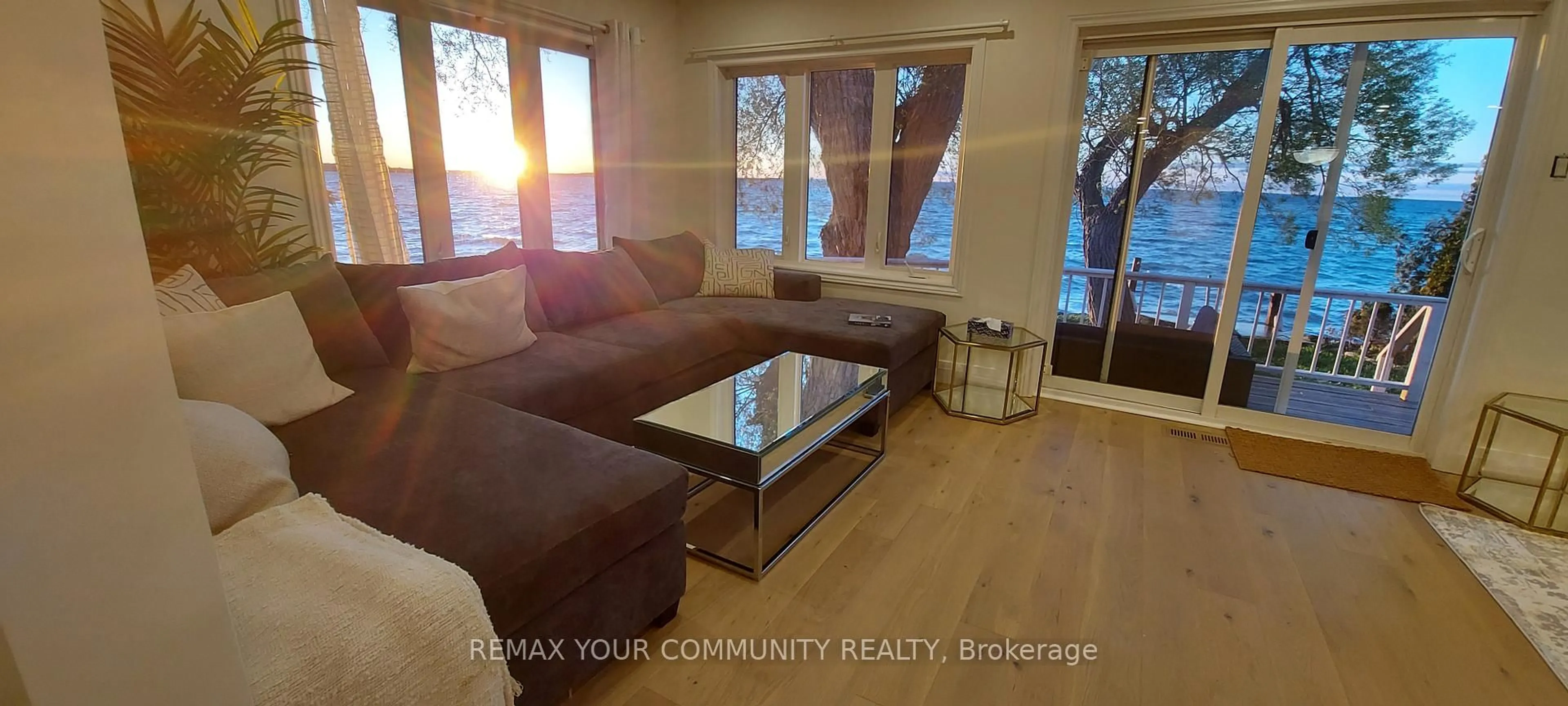 Living room with furniture, unknown for 228 Lake Dr, Georgina Ontario L4P 3E9