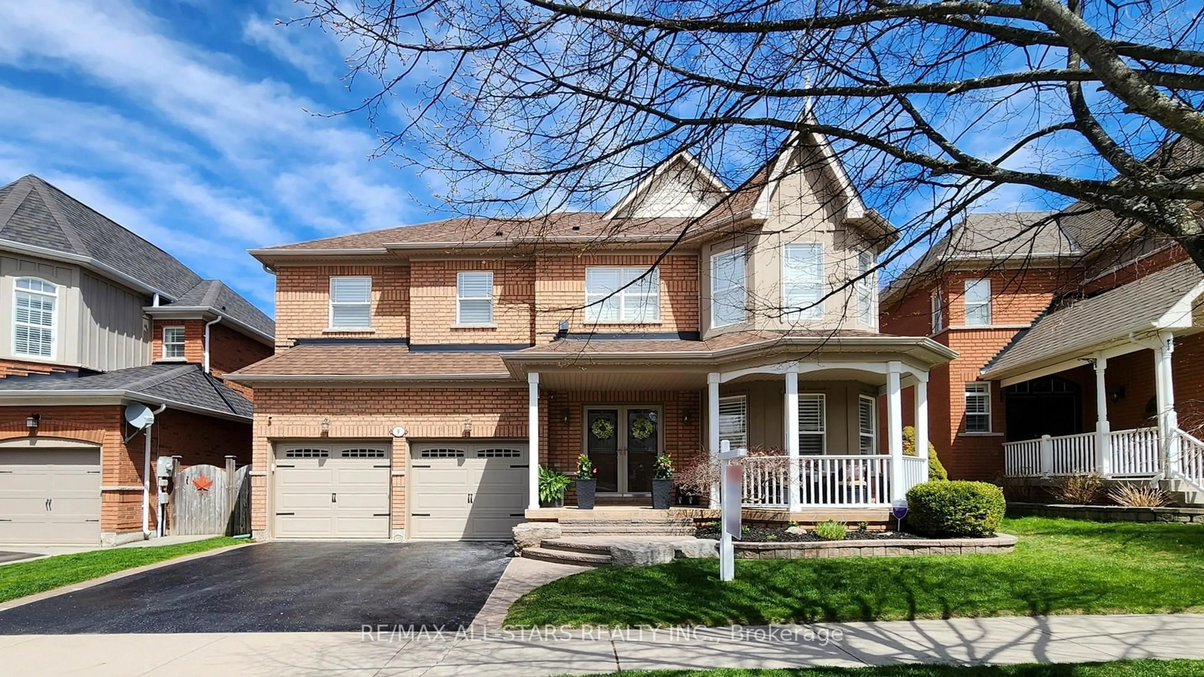 Home with brick exterior material, street for 9 Confederation Lane, Uxbridge Ontario L9P 1Z4