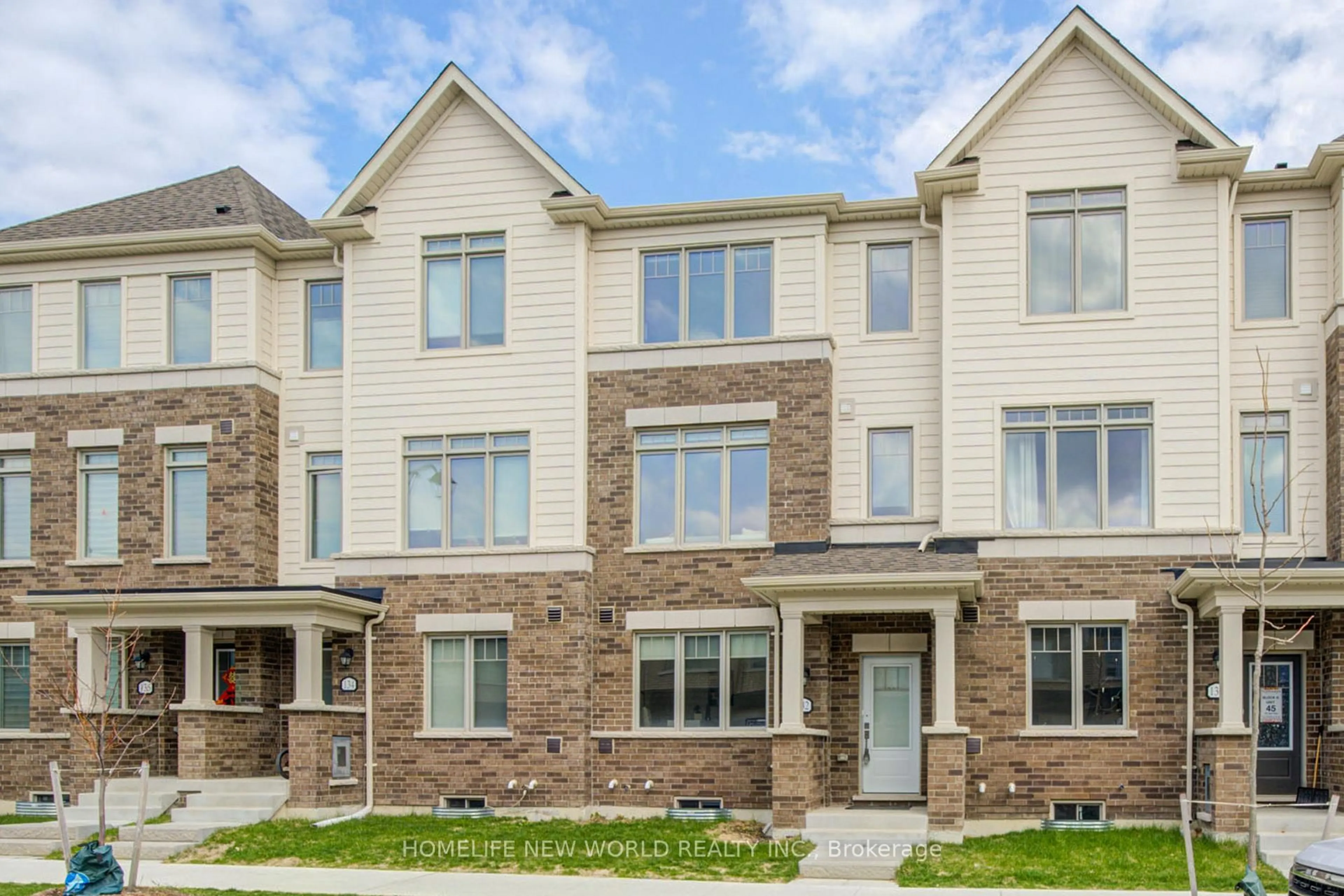 Home with brick exterior material, street for 132 Lageer Dr, Whitchurch-Stouffville Ontario L4A 5G2