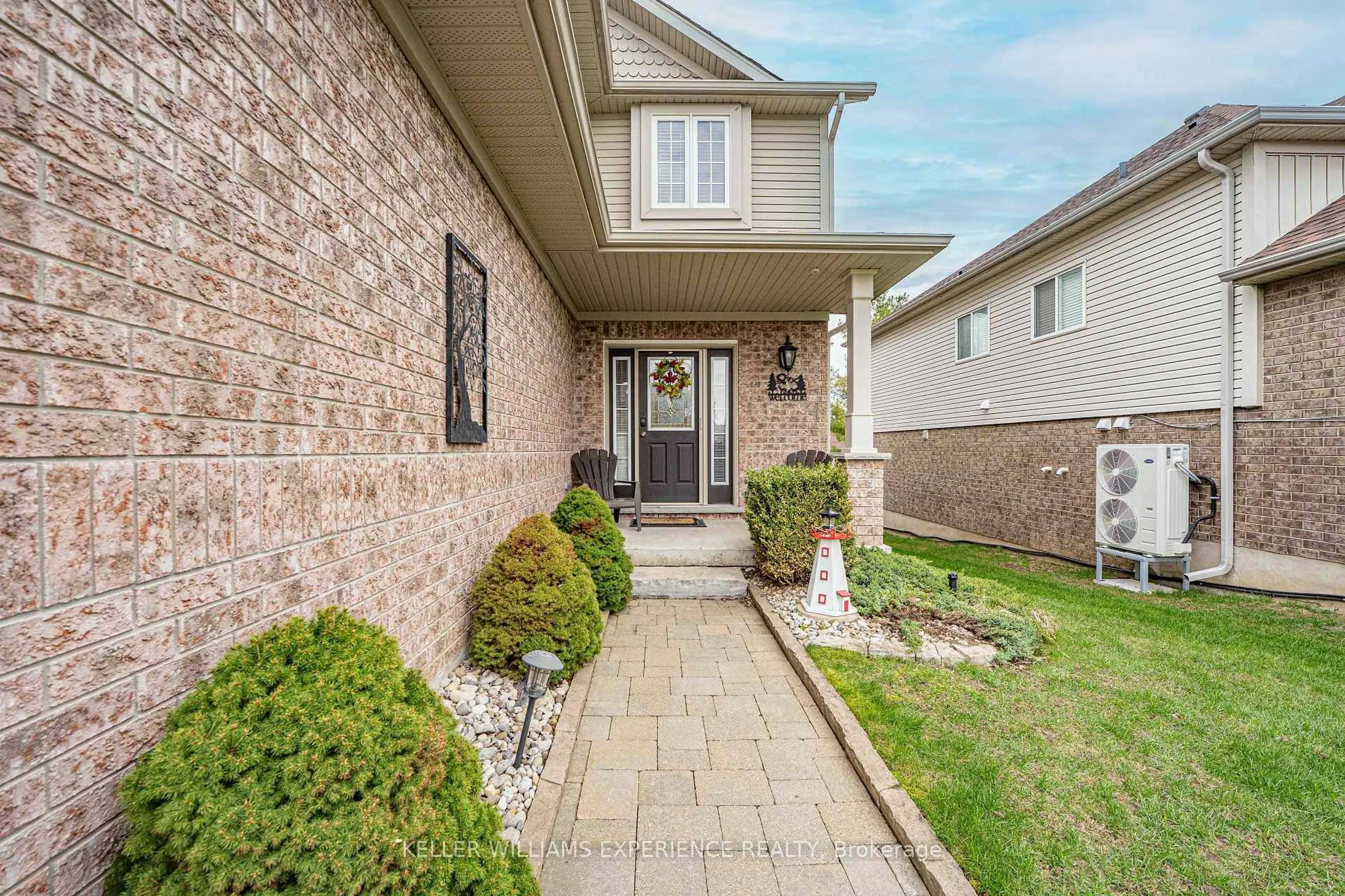 Home with brick exterior material, street for 87 Armeda Clow Cres, Essa Ontario L3W 0H6