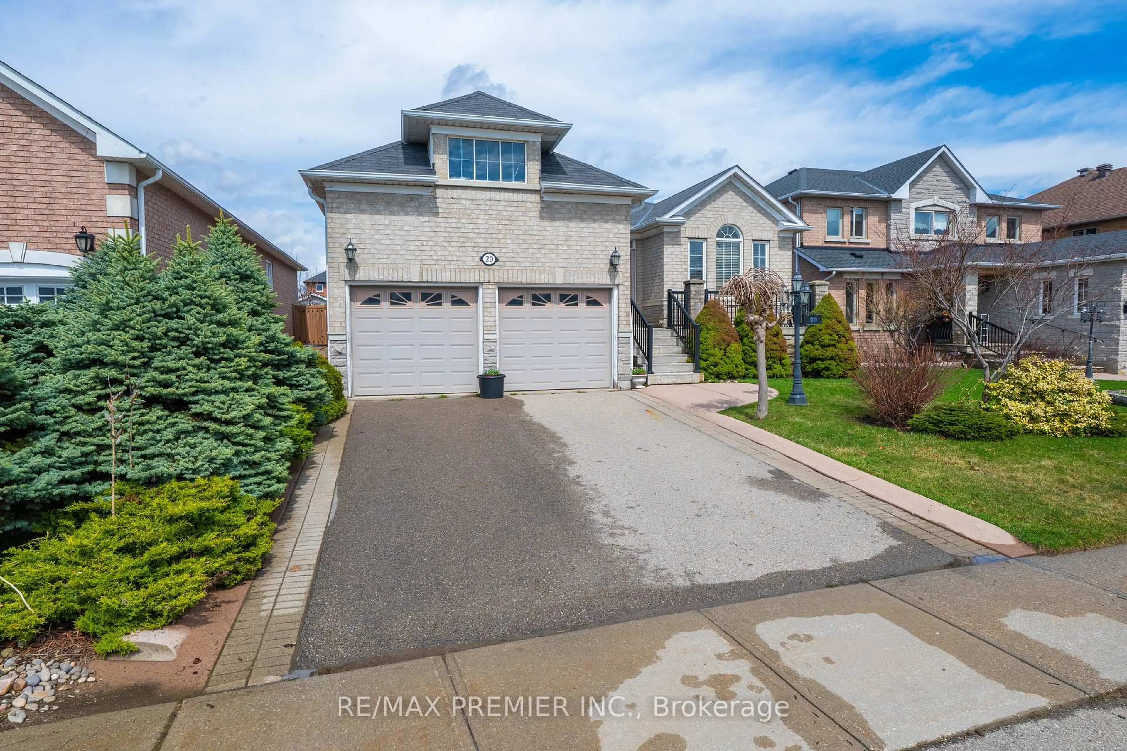 Home with vinyl exterior material, street for 20 Drummond Dr, Vaughan Ontario L6A 2M5