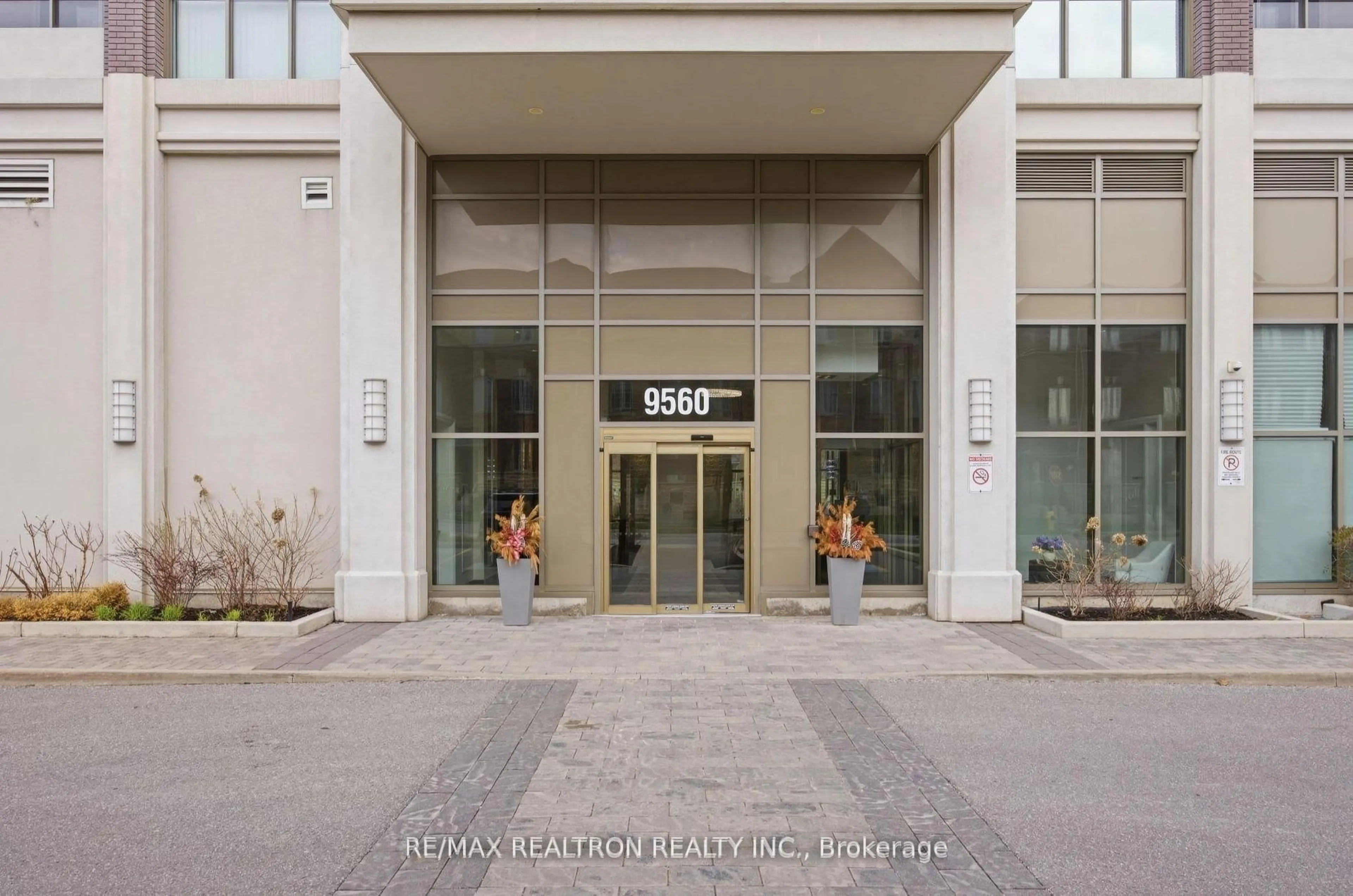 Indoor foyer for 9560 Markham Rd #1107, Markham Ontario L6E 0N6