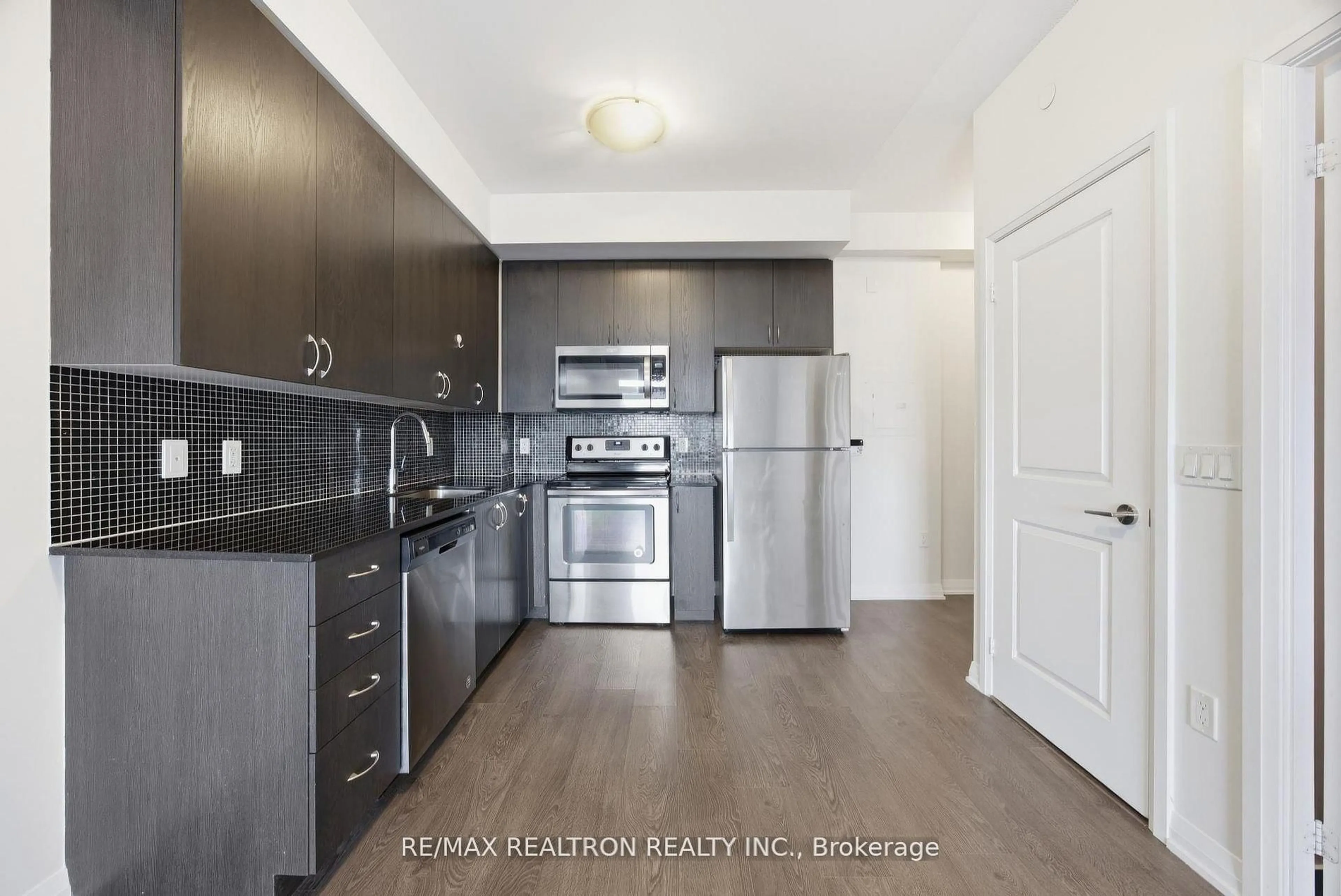 Standard kitchen, unknown for 9560 Markham Rd #1107, Markham Ontario L6E 0N6