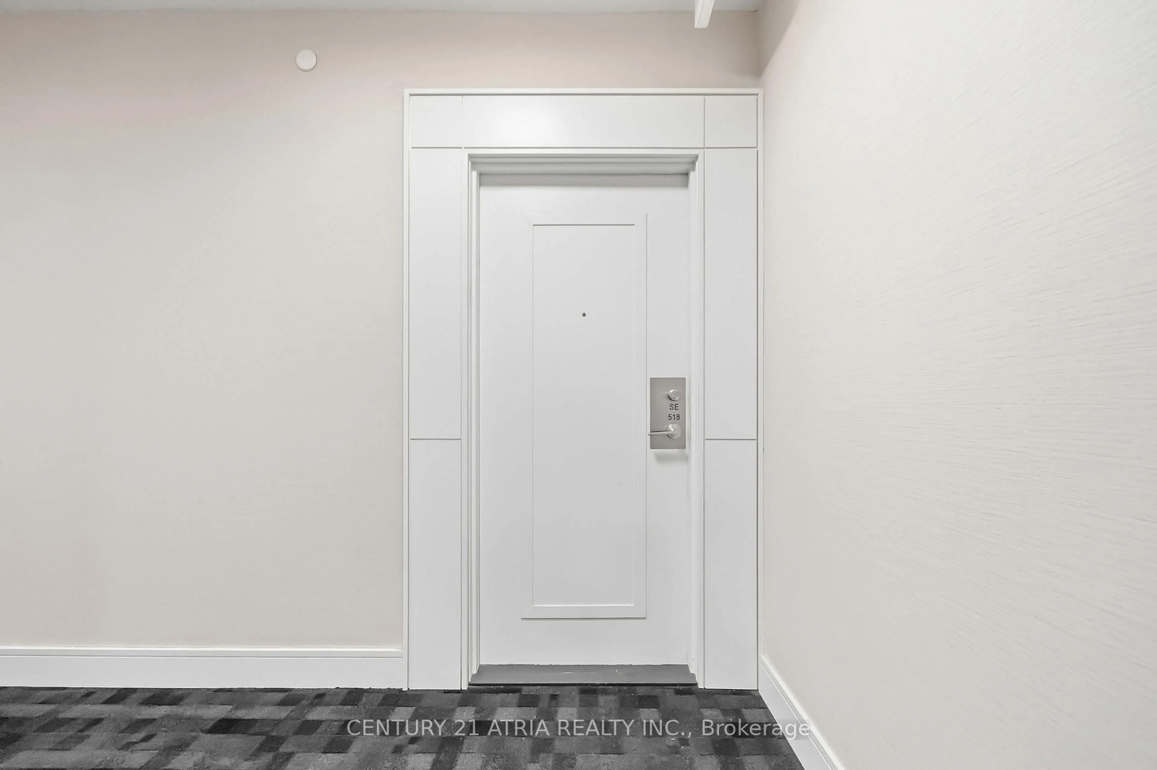 Indoor entryway for 9199 Yonge St #518, Richmond Hill Ontario L4C 1H7