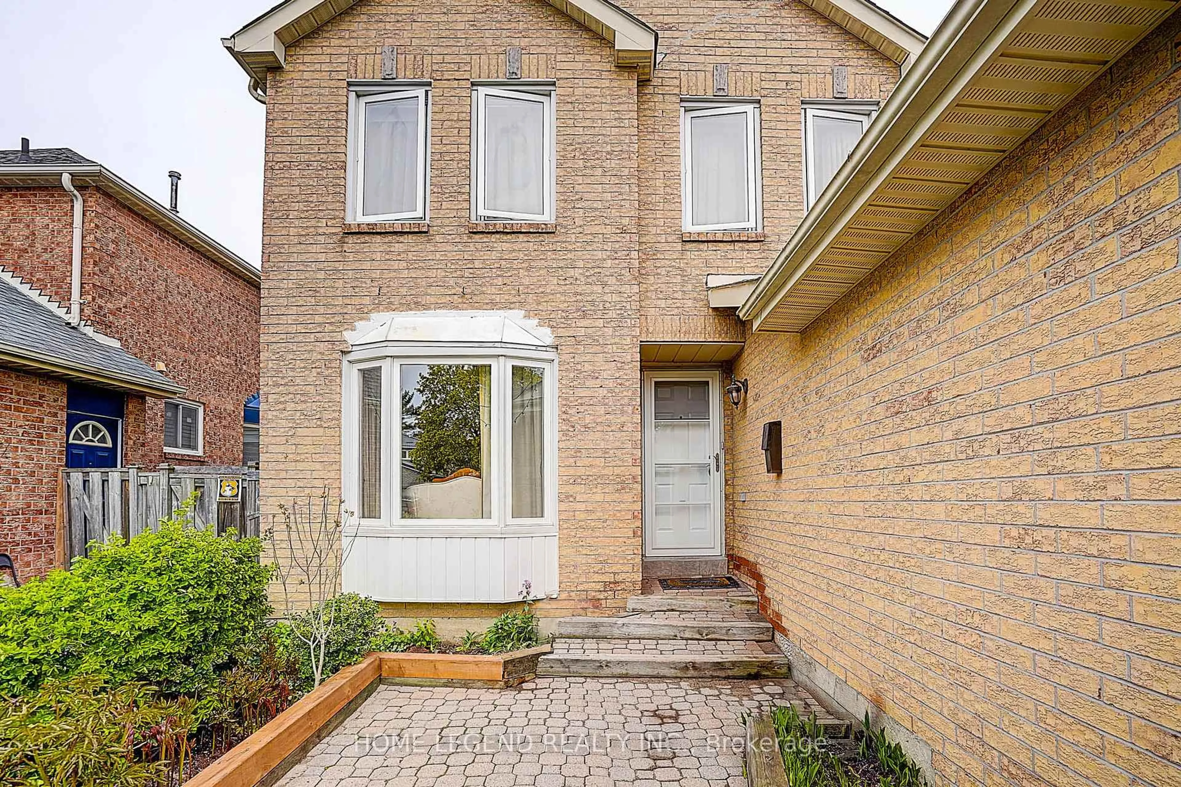 Home with brick exterior material, street for 142 Highgate Dr, Markham Ontario L3R 3S4