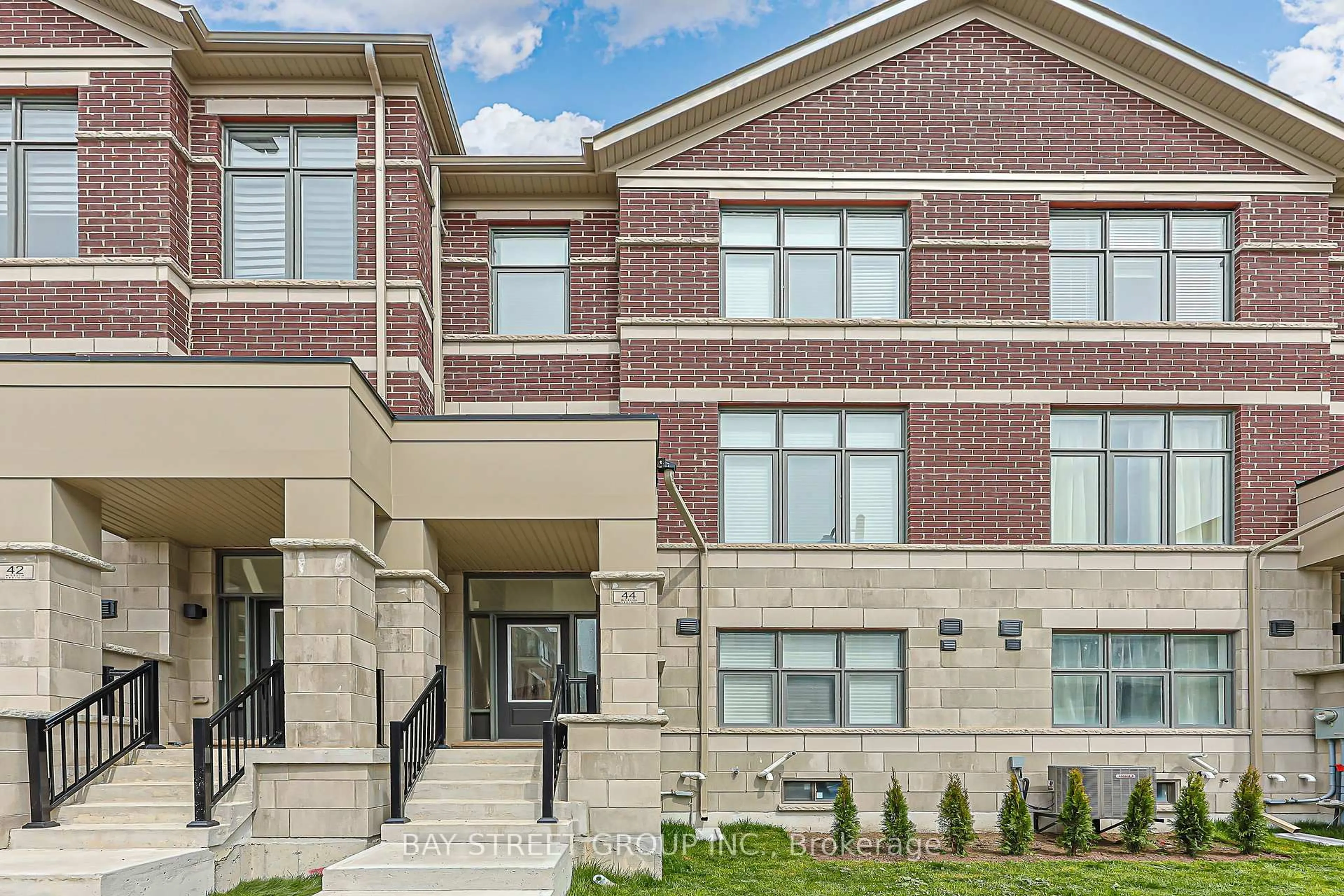 Home with brick exterior material, unknown for 44 Seine Lane, Richmond Hill Ontario L4S 0P9