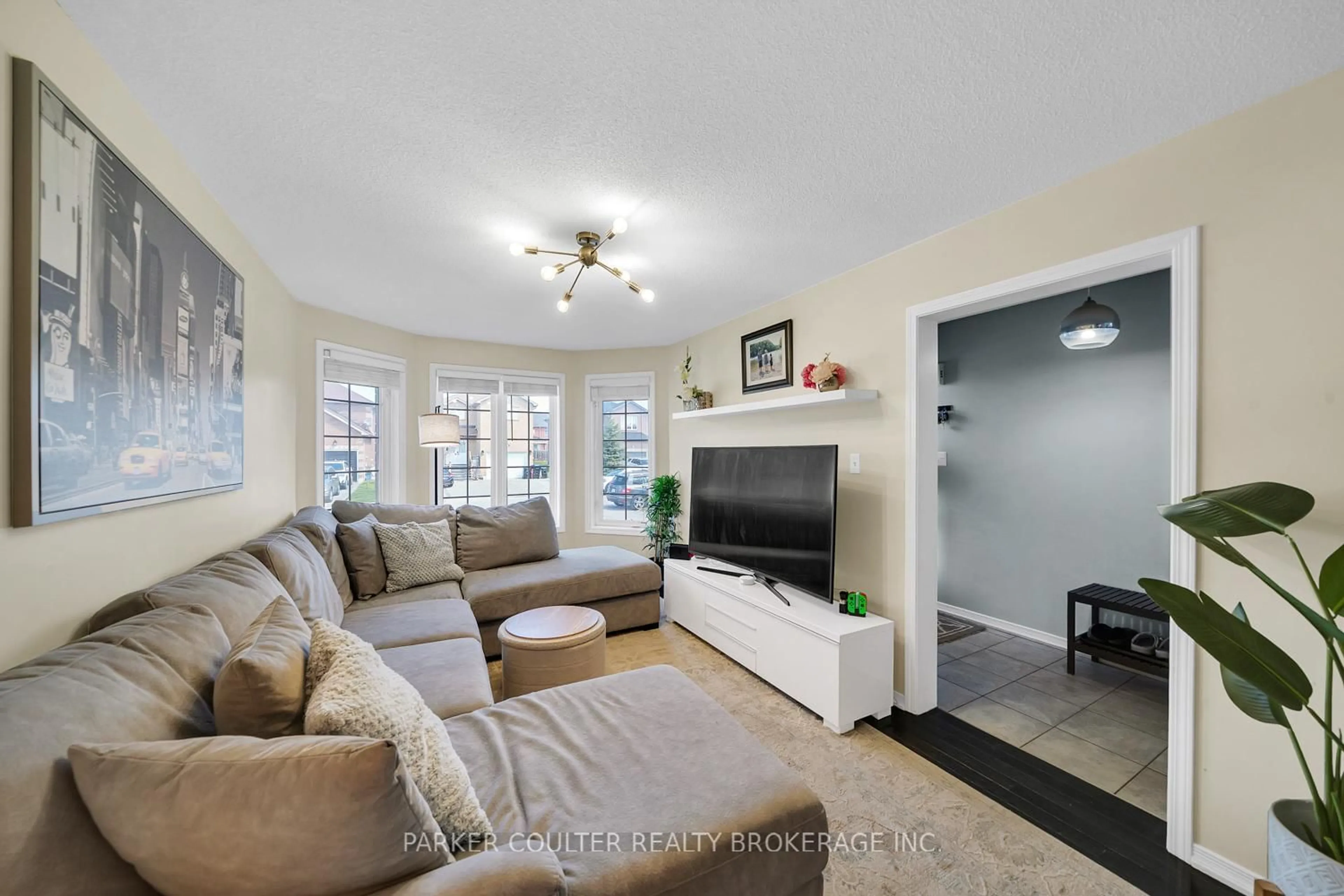 Living room with furniture, unknown for 2100 Osbond Rd, Innisfil Ontario L9S 0A9