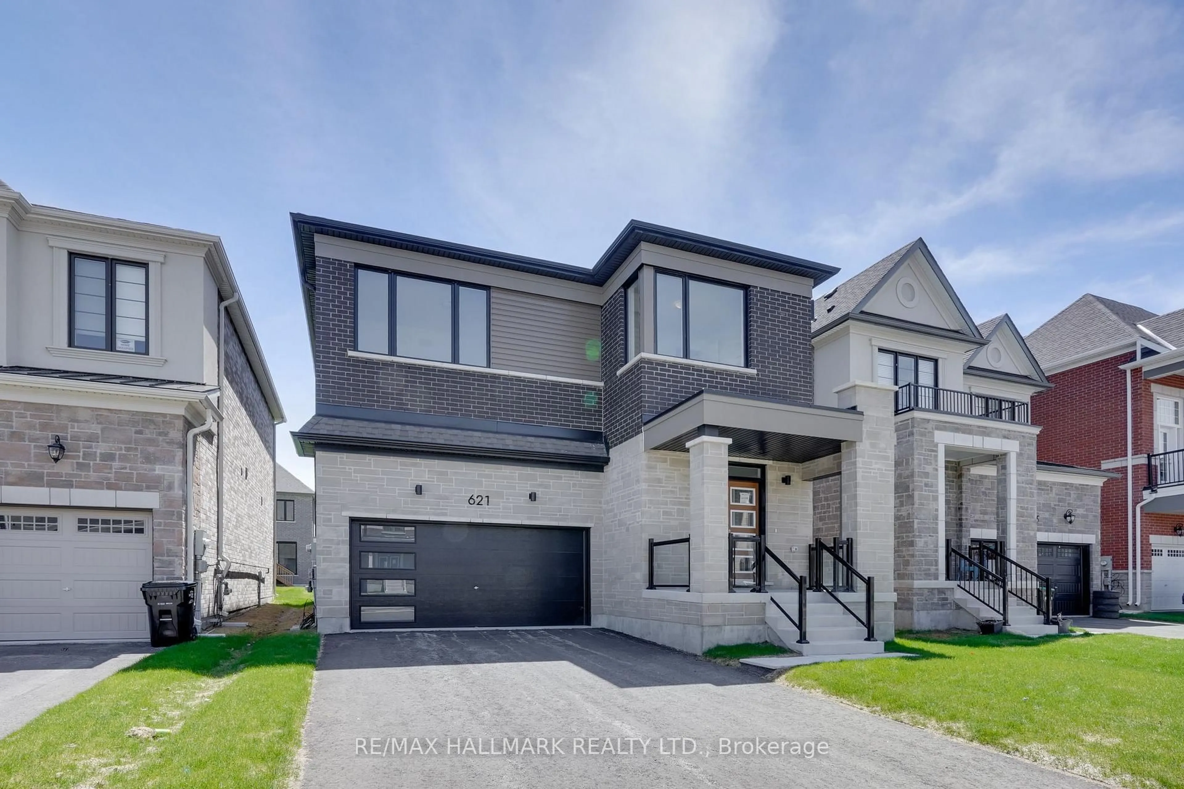 Home with brick exterior material, street for 621 Mika St, Innisfil Ontario L9S 0S2