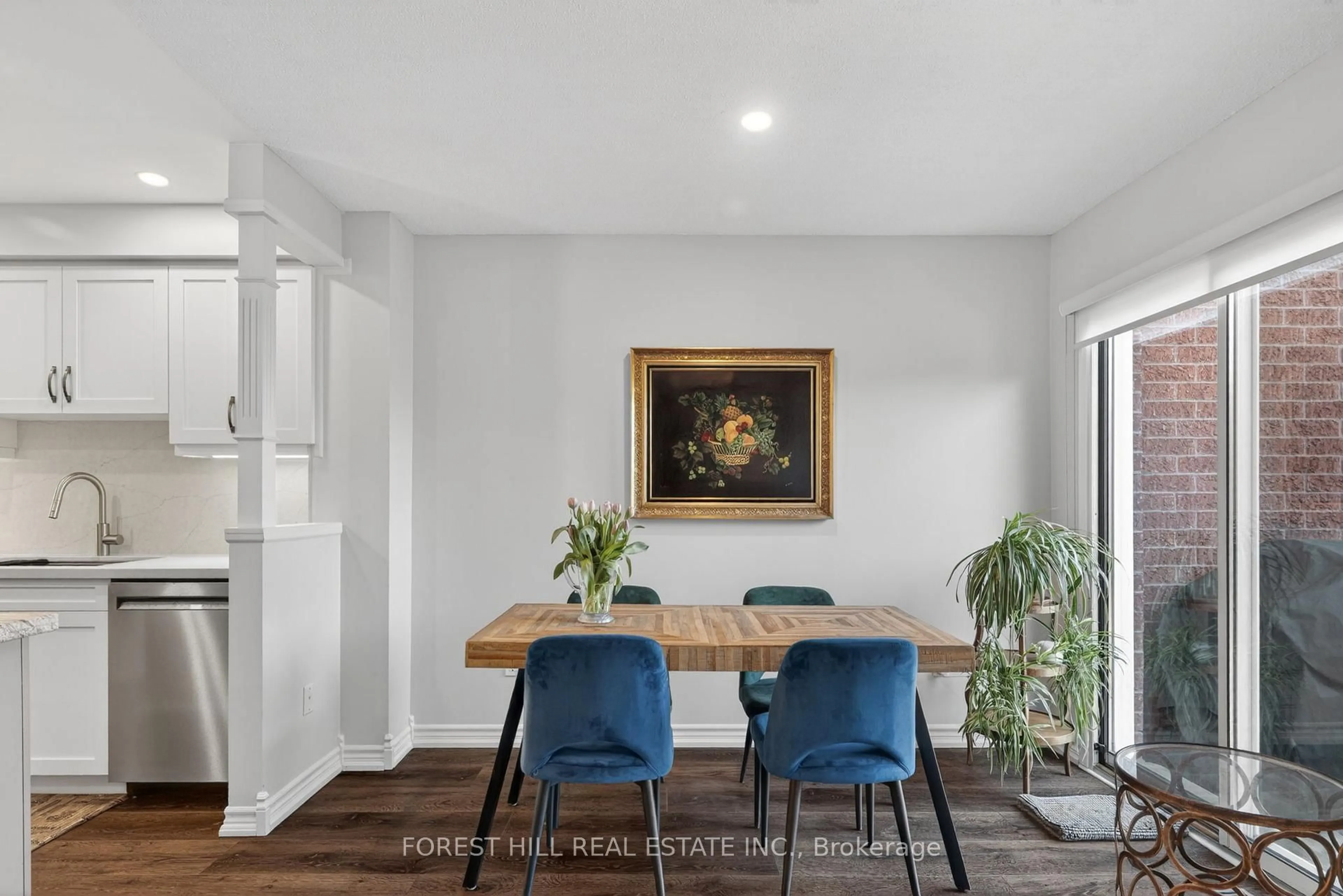 Dining room, unknown for 667 Macnab Gate #4, Newmarket Ontario L3Y 8S5