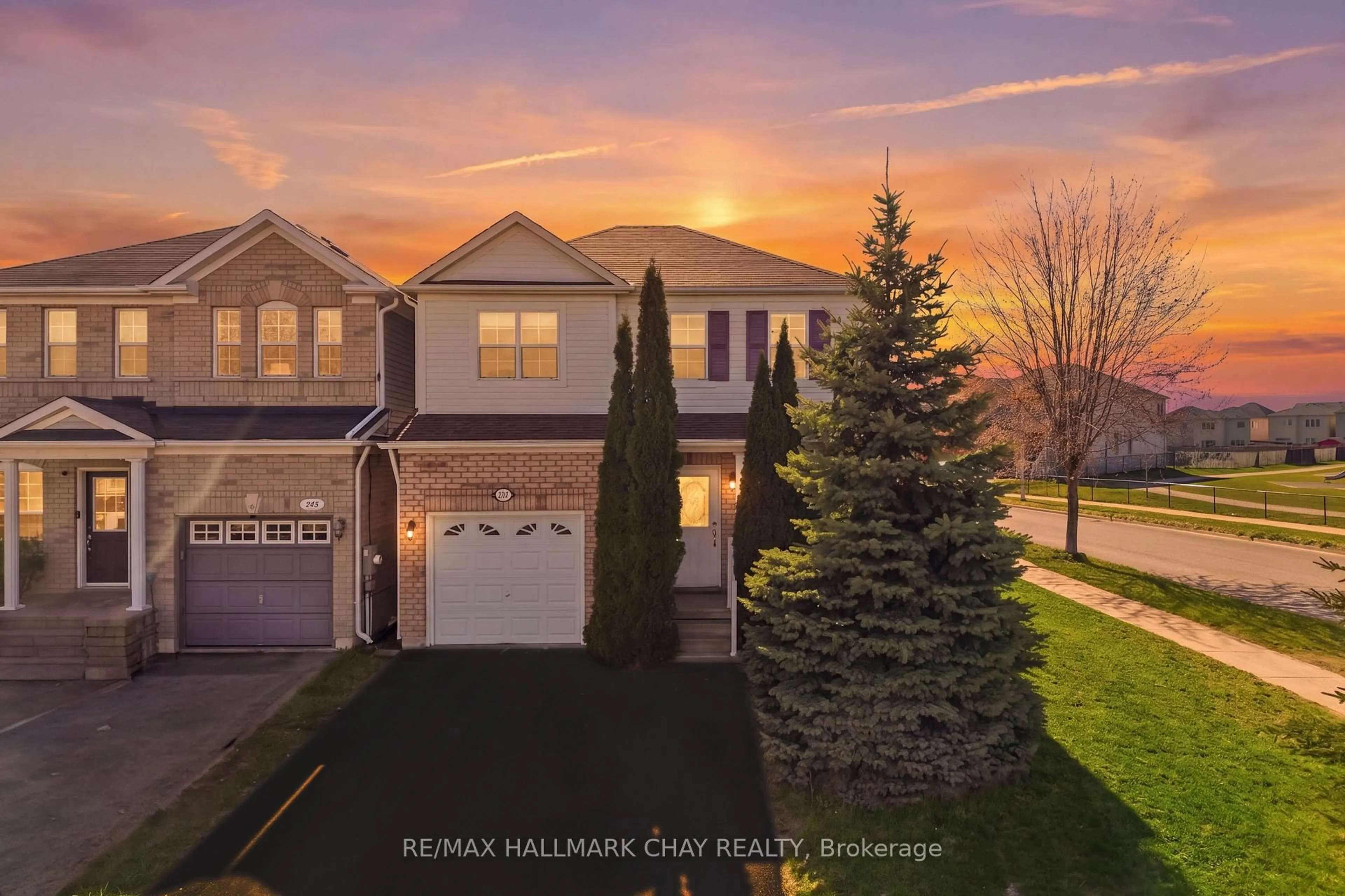 A pic from outside/outdoor area/front of a property/back of a property/a pic from drone, unknown for 167 Maplewood Dr, Essa Ontario L0M 1B4