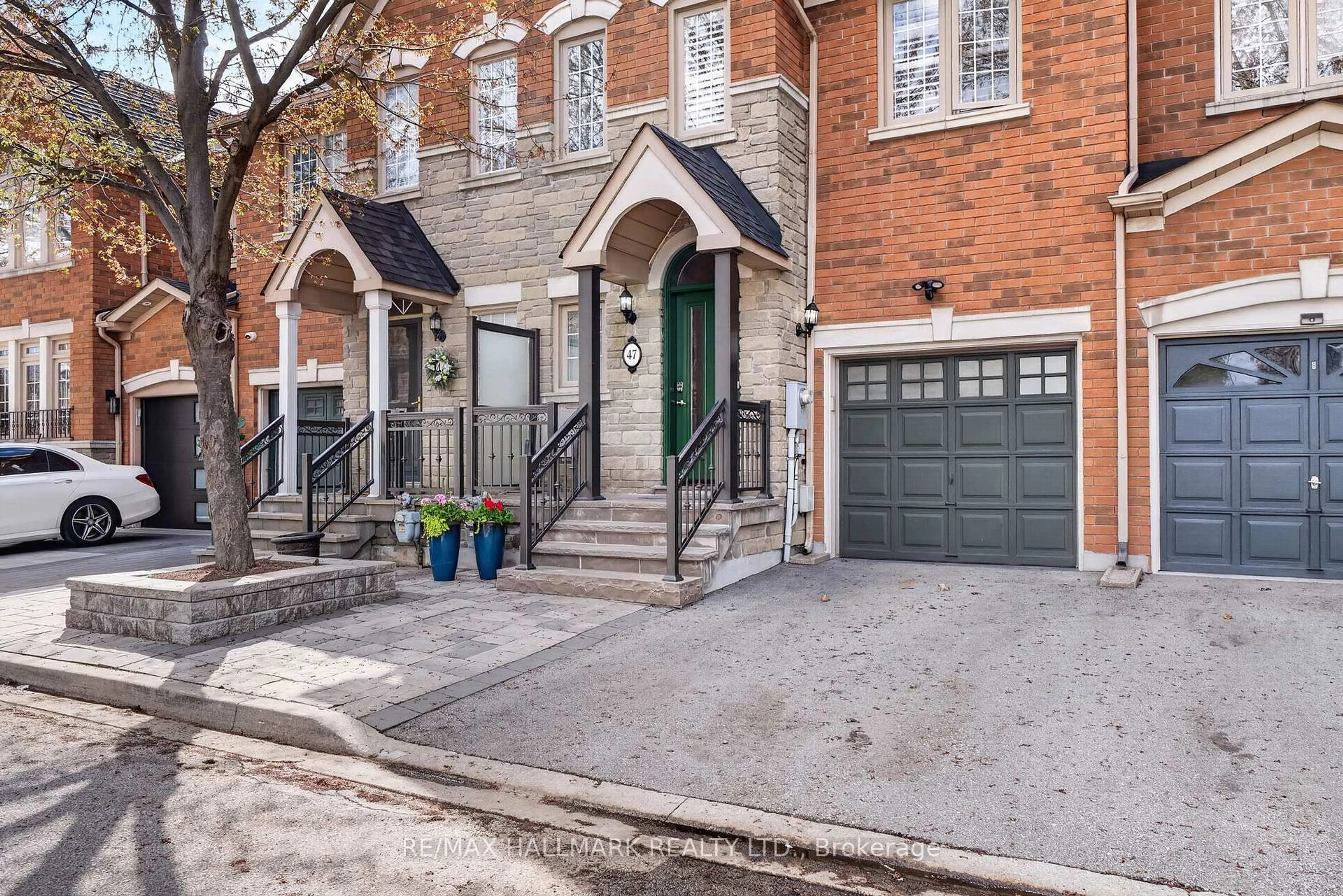 Home with brick exterior material, street for 180 Blue Willow Dr #47, Vaughan Ontario L4L 9C9
