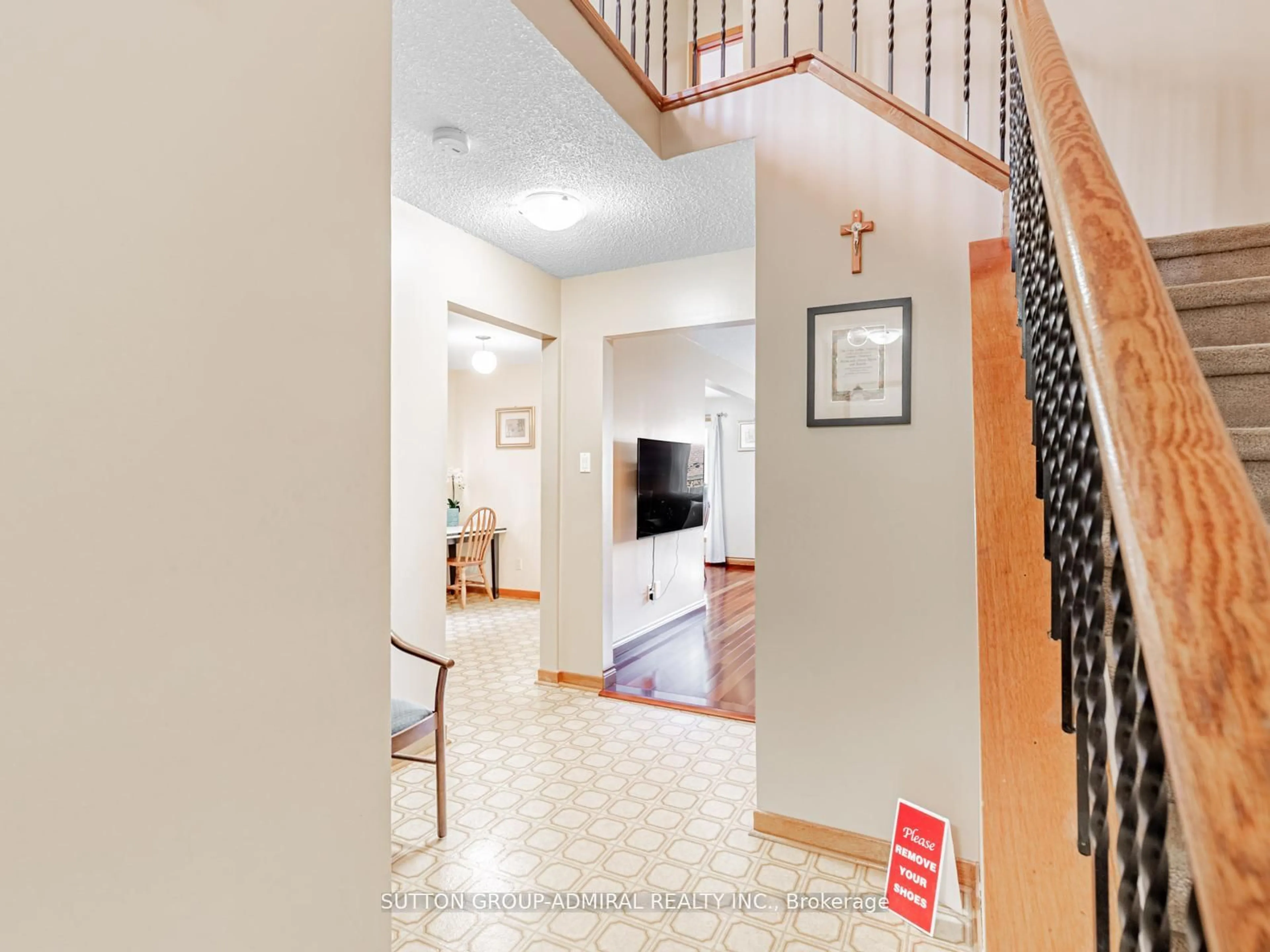 Indoor foyer for 80 Bob O'Link Ave, Vaughan Ontario L4K 1H2