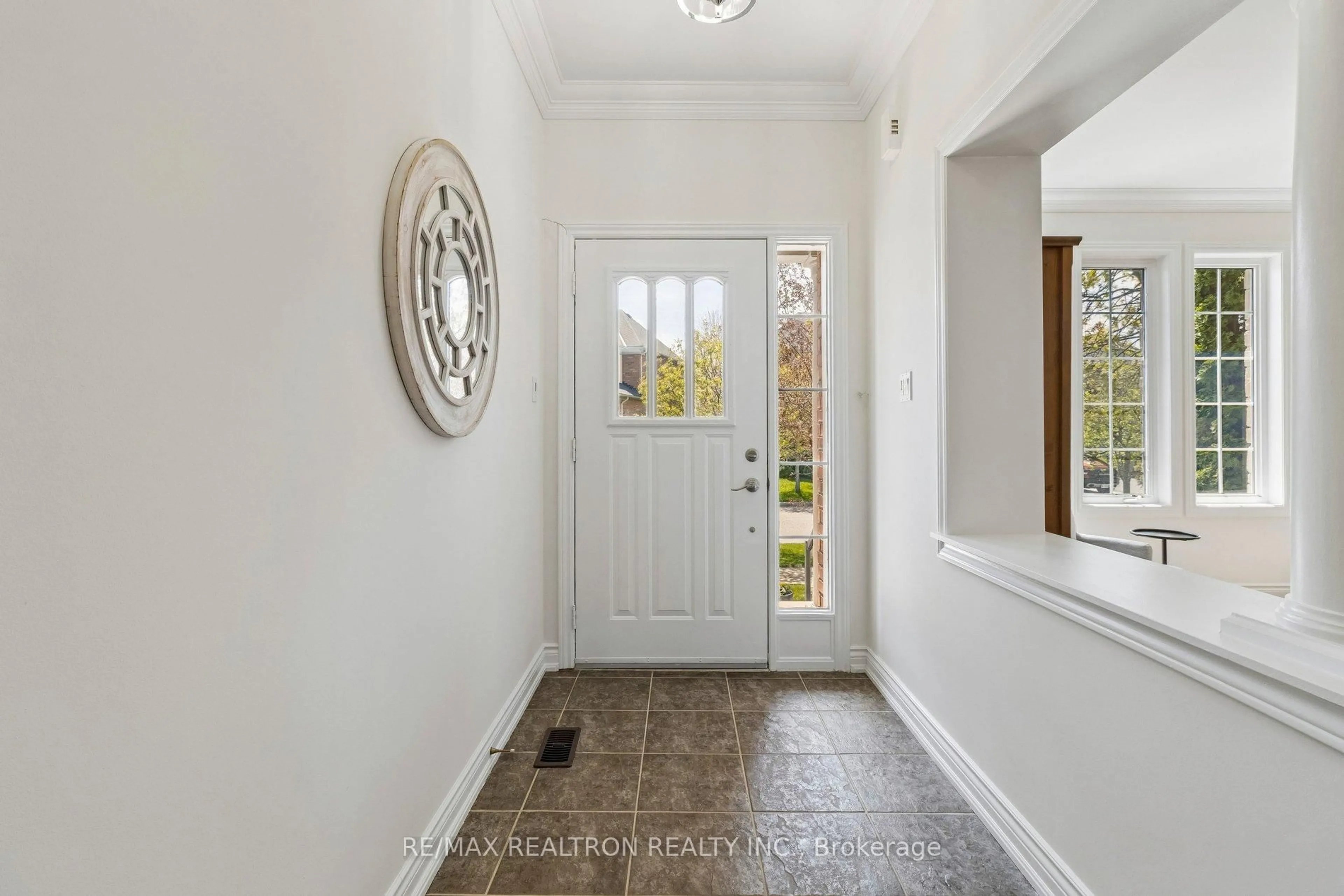 Indoor entryway for 39 Wagon Wheel Cres, Richmond Hill Ontario L4E 5E8