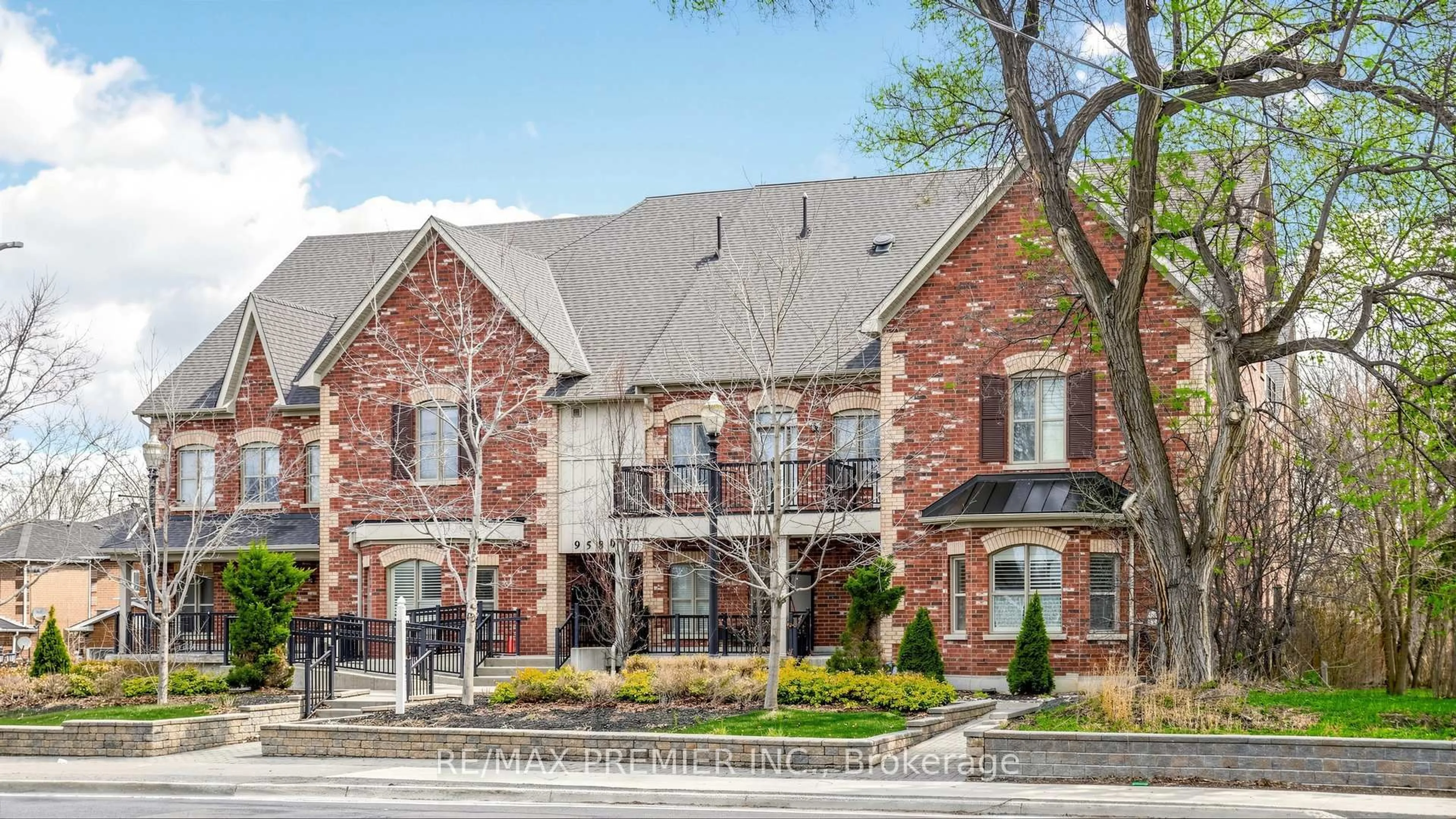 Home with brick exterior material, street for 9589 Keele St #106, Vaughan Ontario L6A 5M1