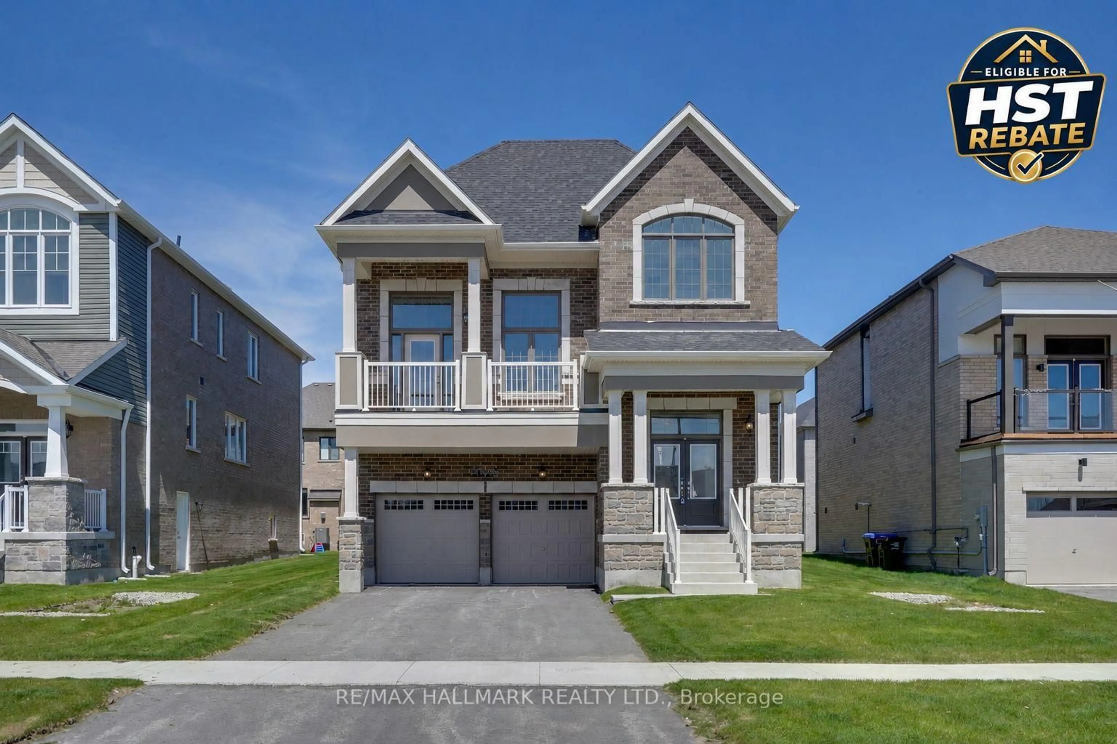 Home with vinyl exterior material, street for 3065 Ireton St, Innisfil Ontario L9S 0R9
