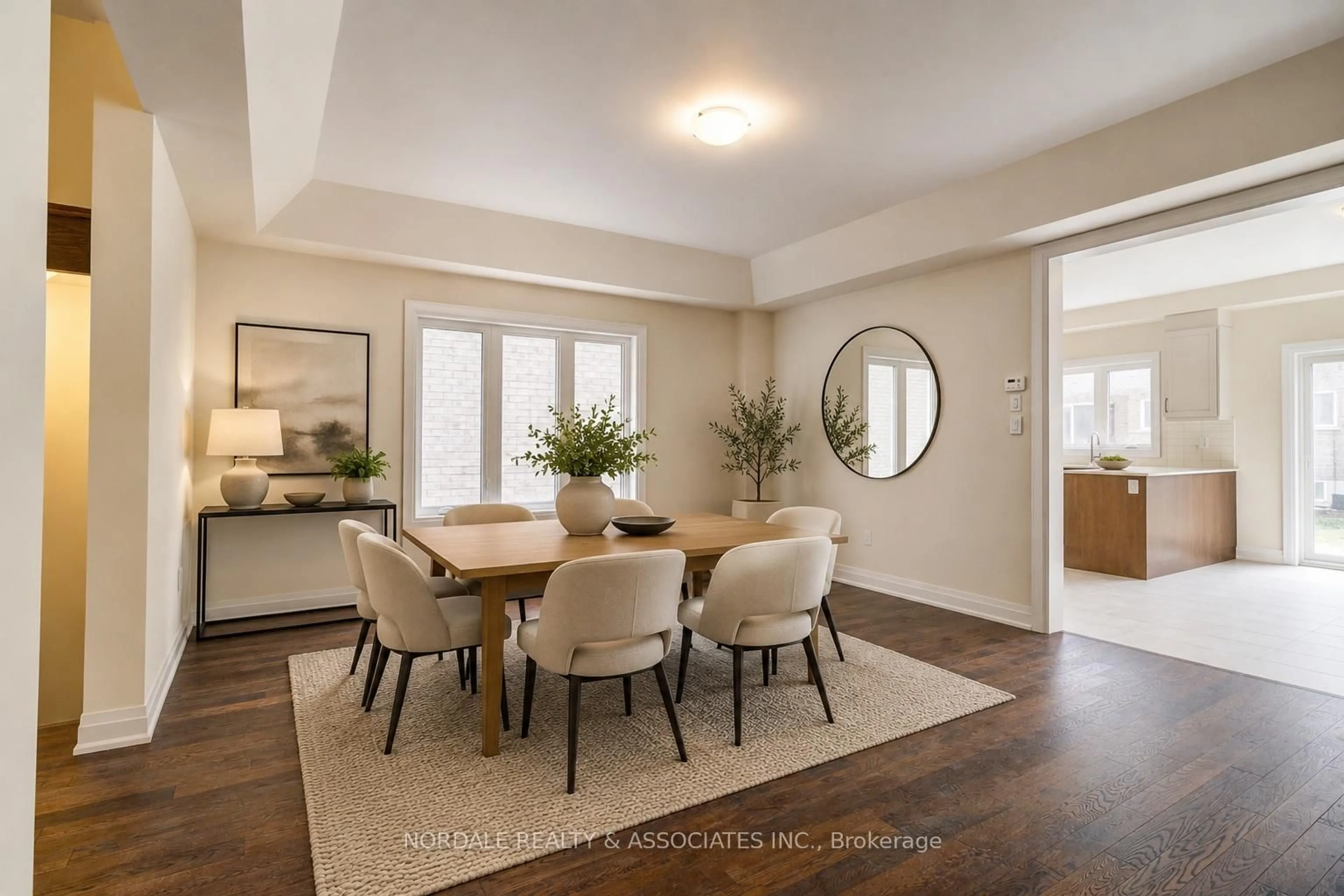 Dining room, unknown for 7 La Reine Ave, Richmond Hill Ontario L4E 1N7