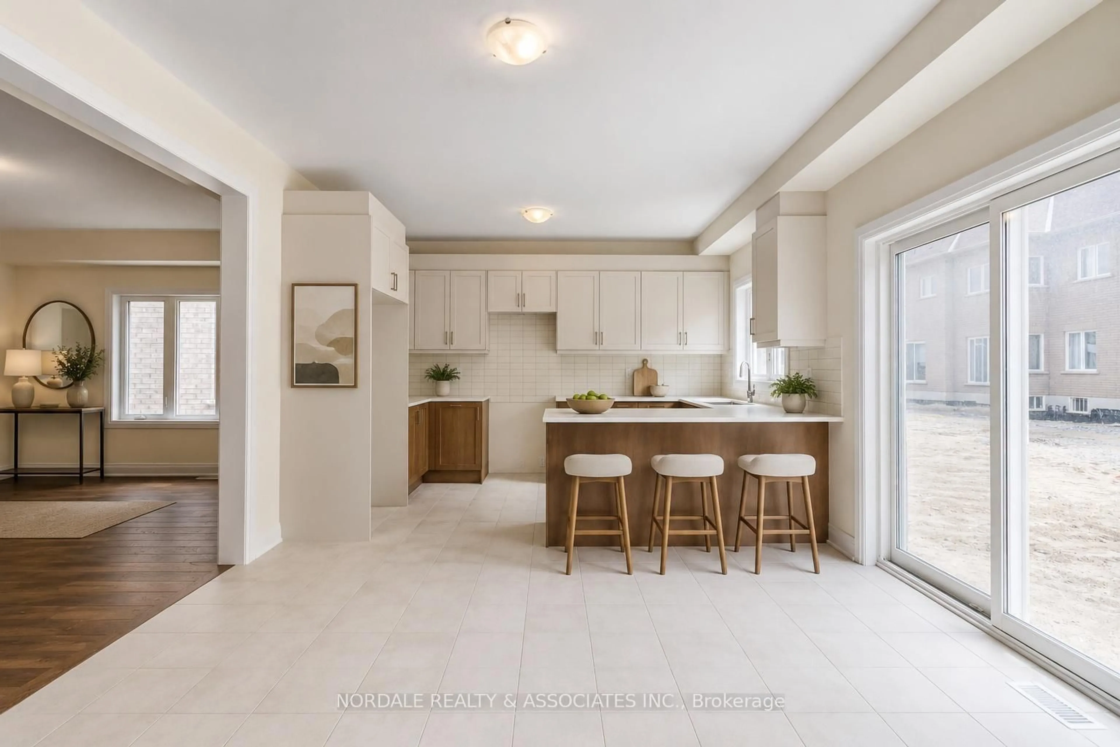 Open concept kitchen, ceramic/tile floor for 7 La Reine Ave, Richmond Hill Ontario L4E 1N7
